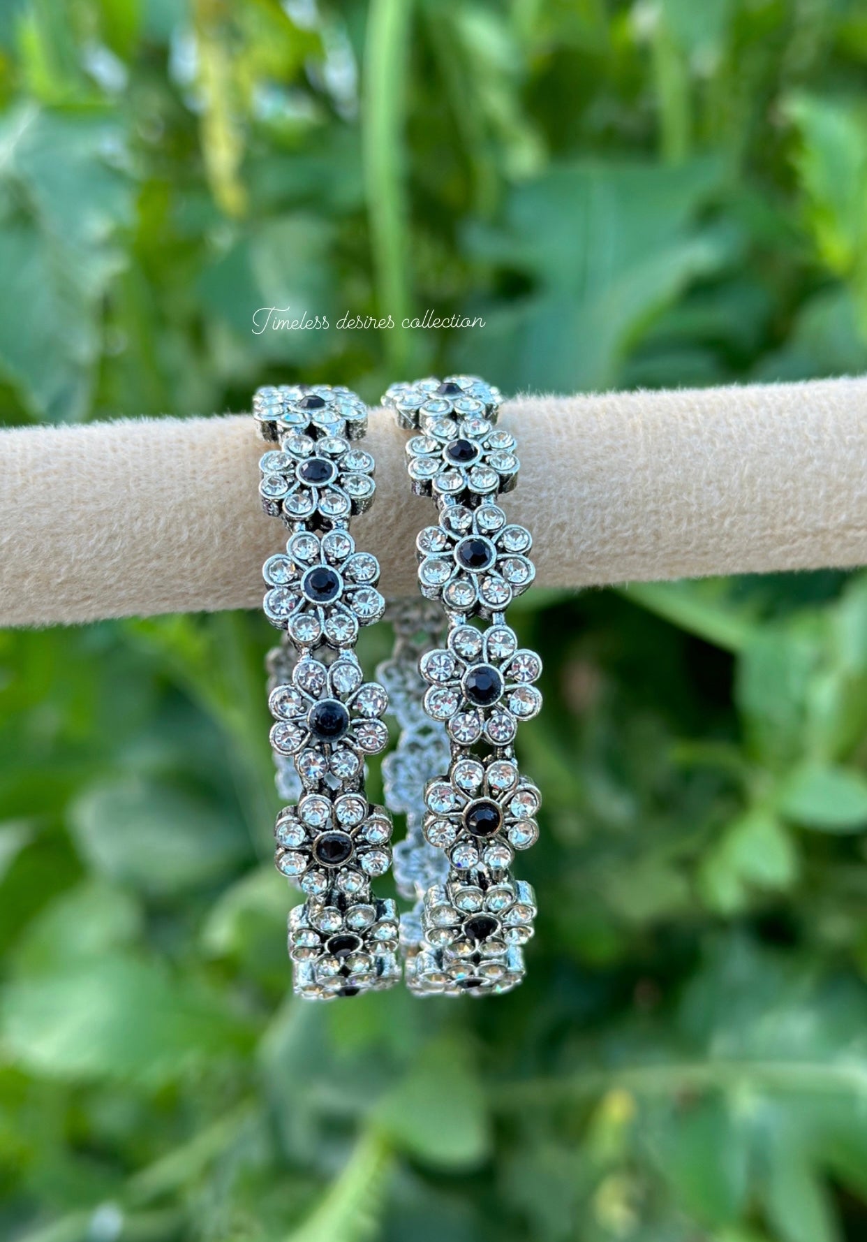 Oxidised bangles / kangan’s in black and silver