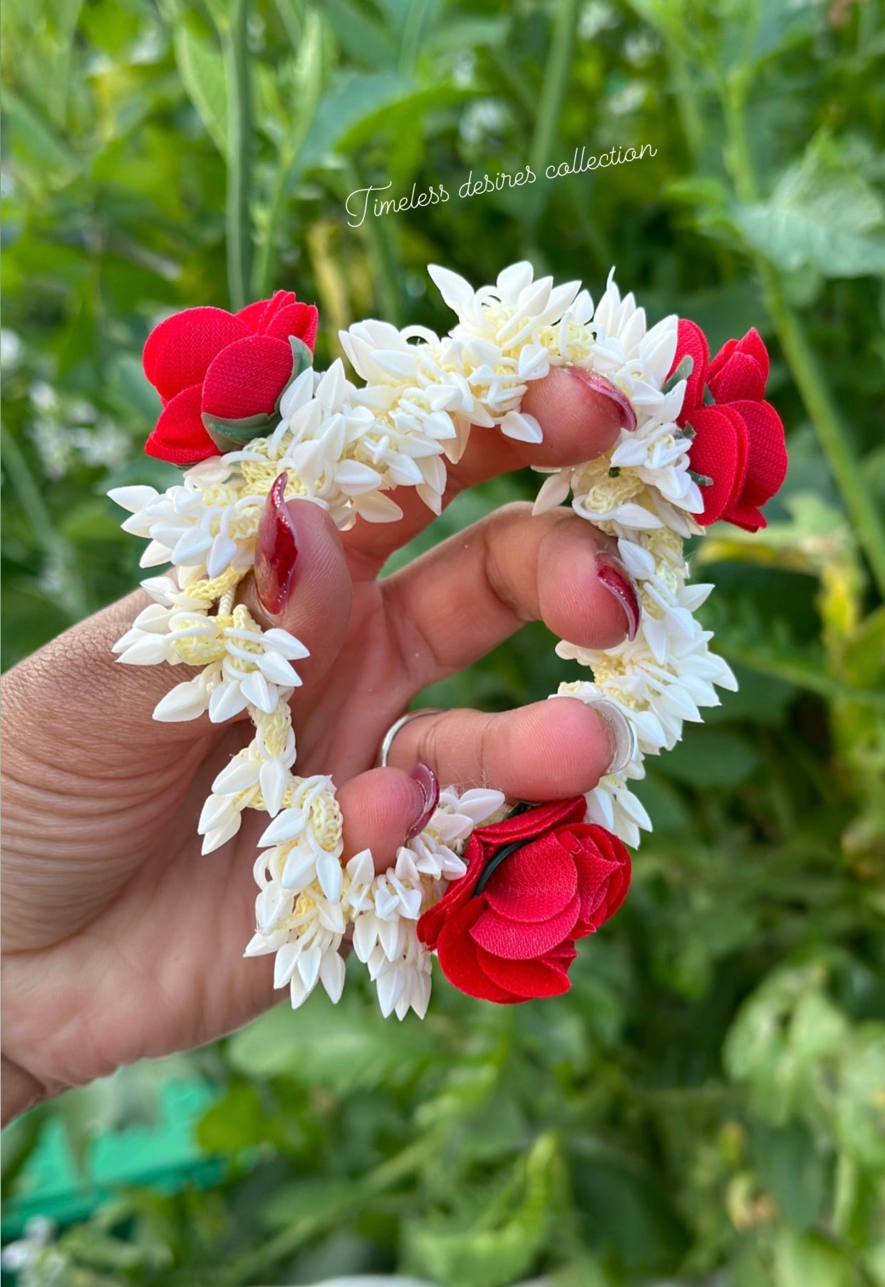 White and red rose hair Gajra