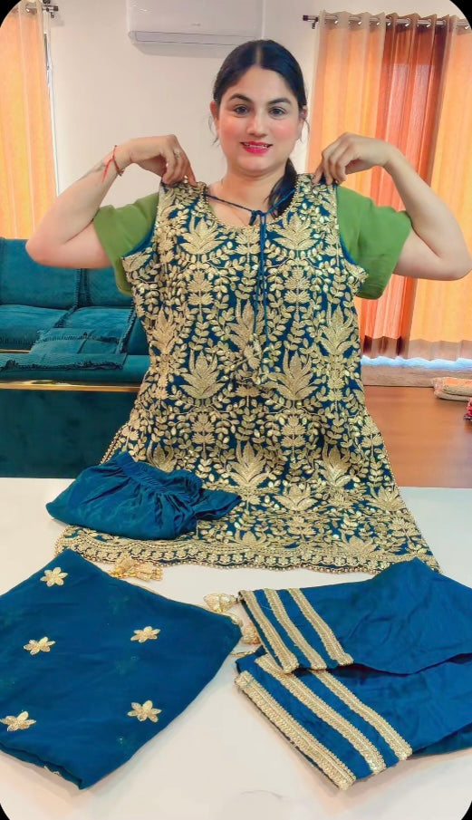 Heavy party wear pant suit 4 PCs ( with Extra Laggy) Code: RS103
