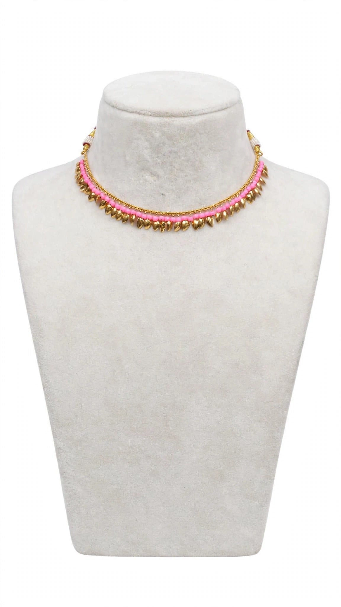 Neckline