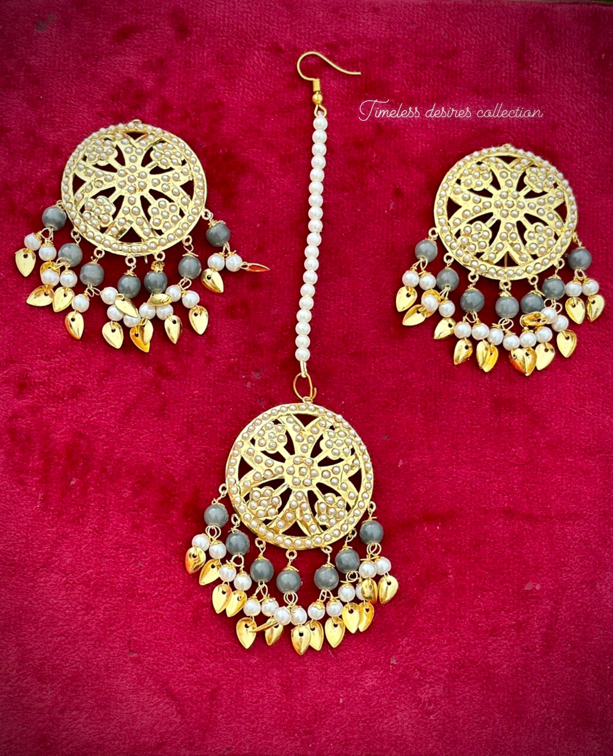 Grey earrings with tikka in Jadau with pipal patti