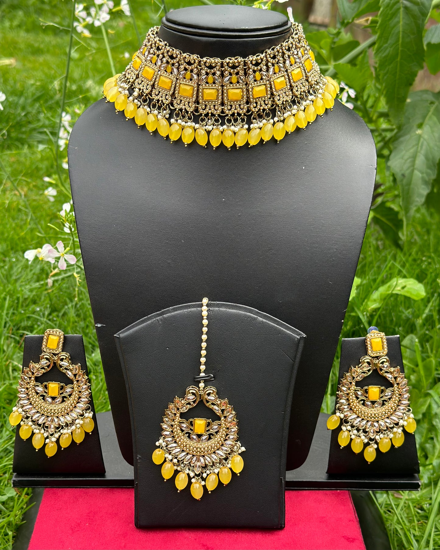 Yellow Choker / Necklace set in Reverse AD