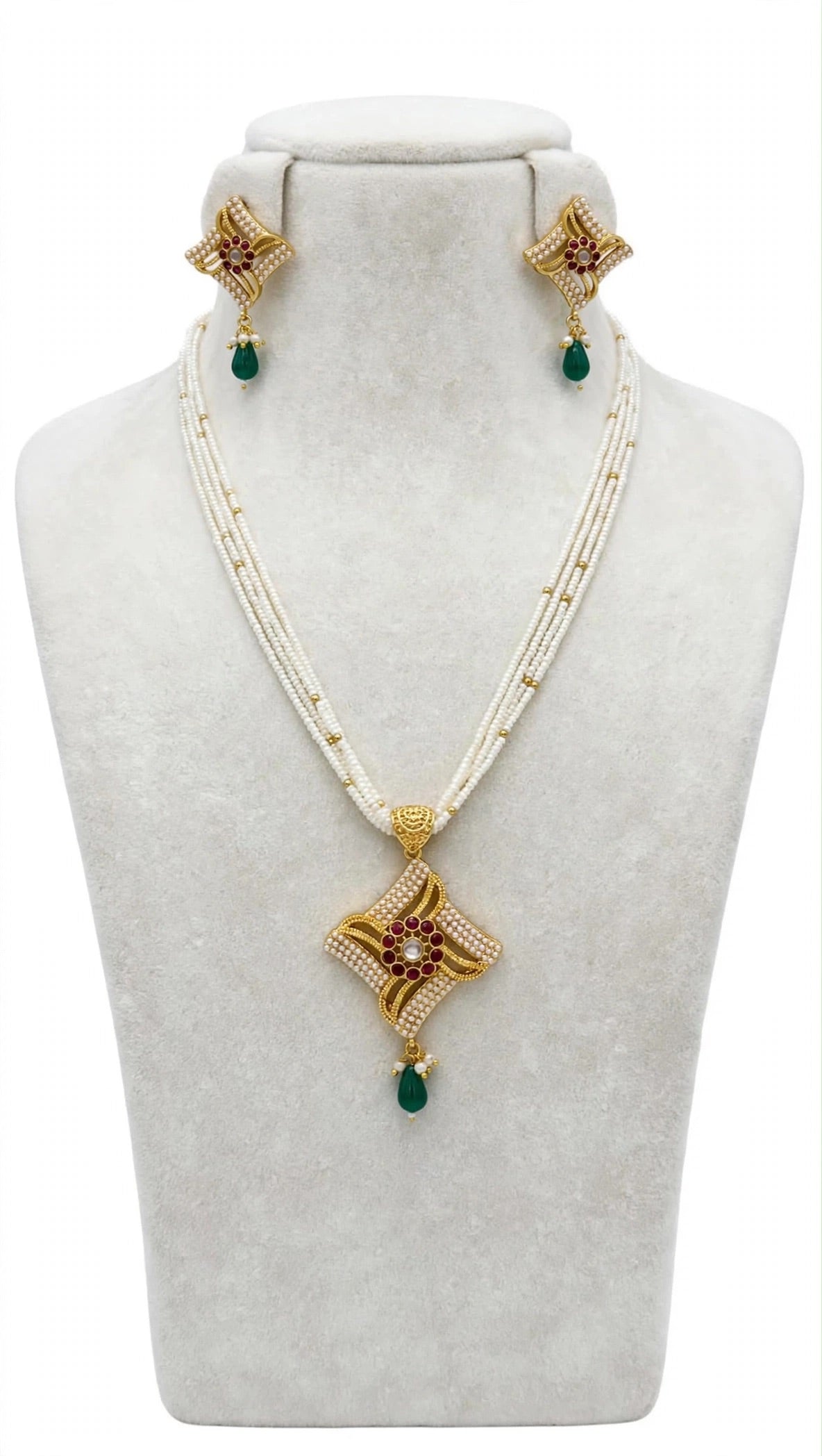 Necklace set with earrings