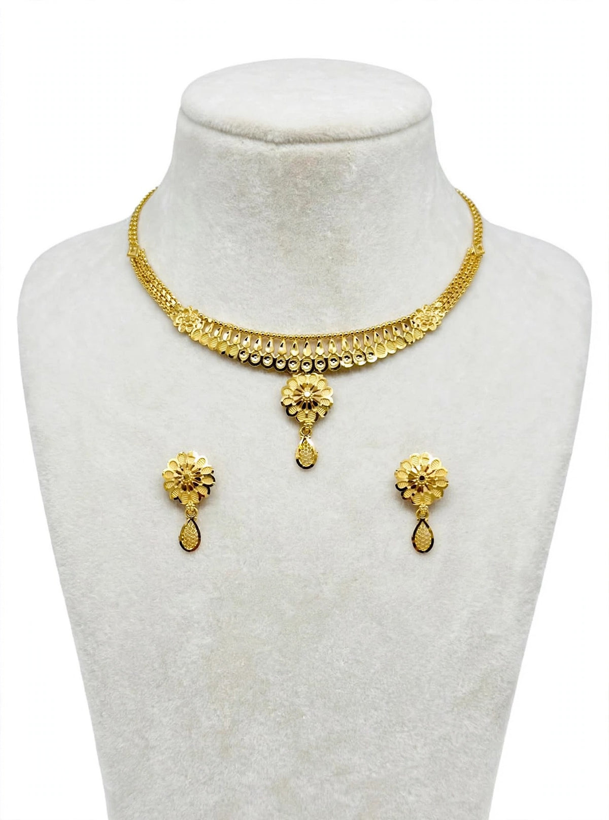 Gold Look Necklace Set - (Code:045)