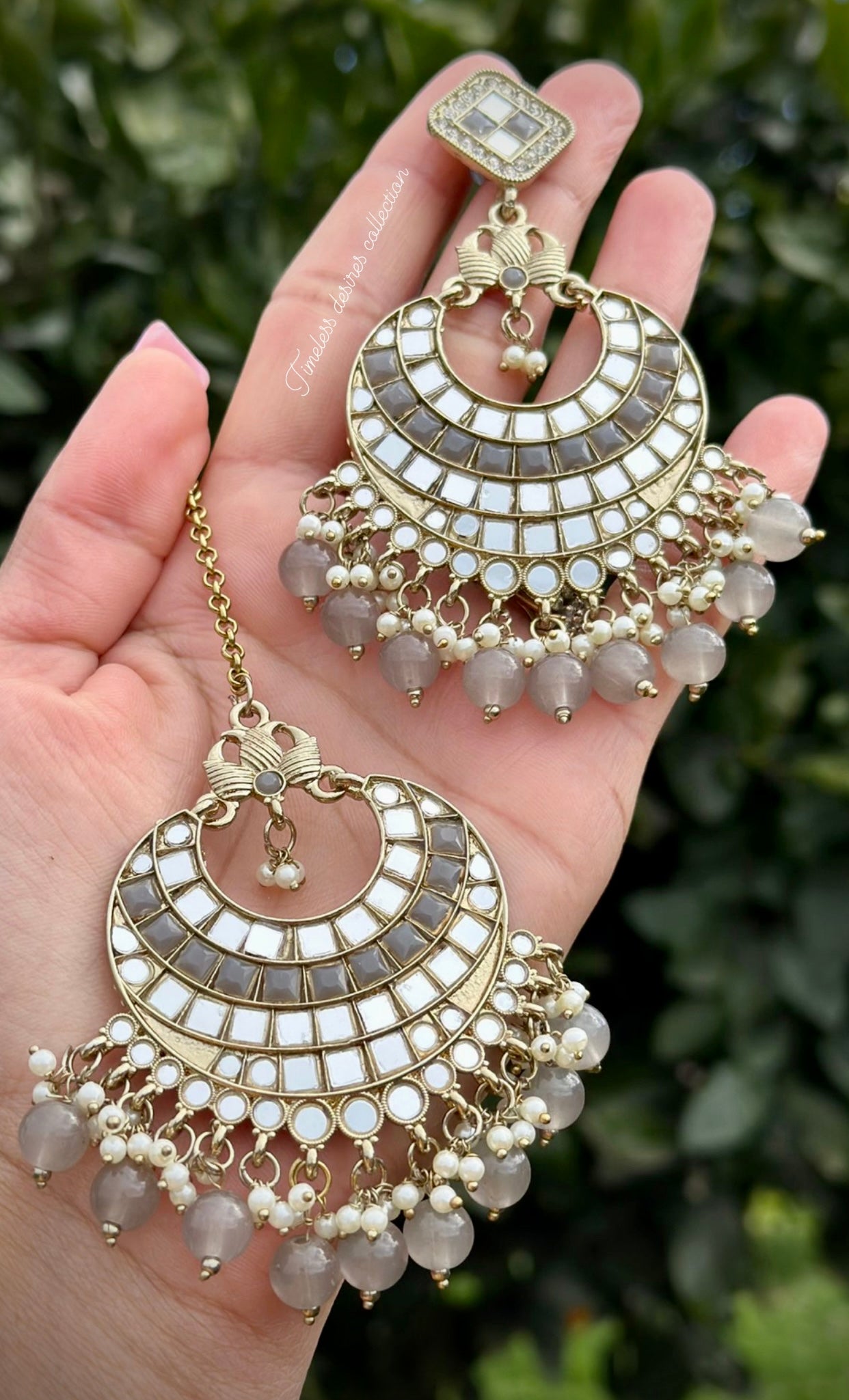 Grey earrings with tikka set in mirror