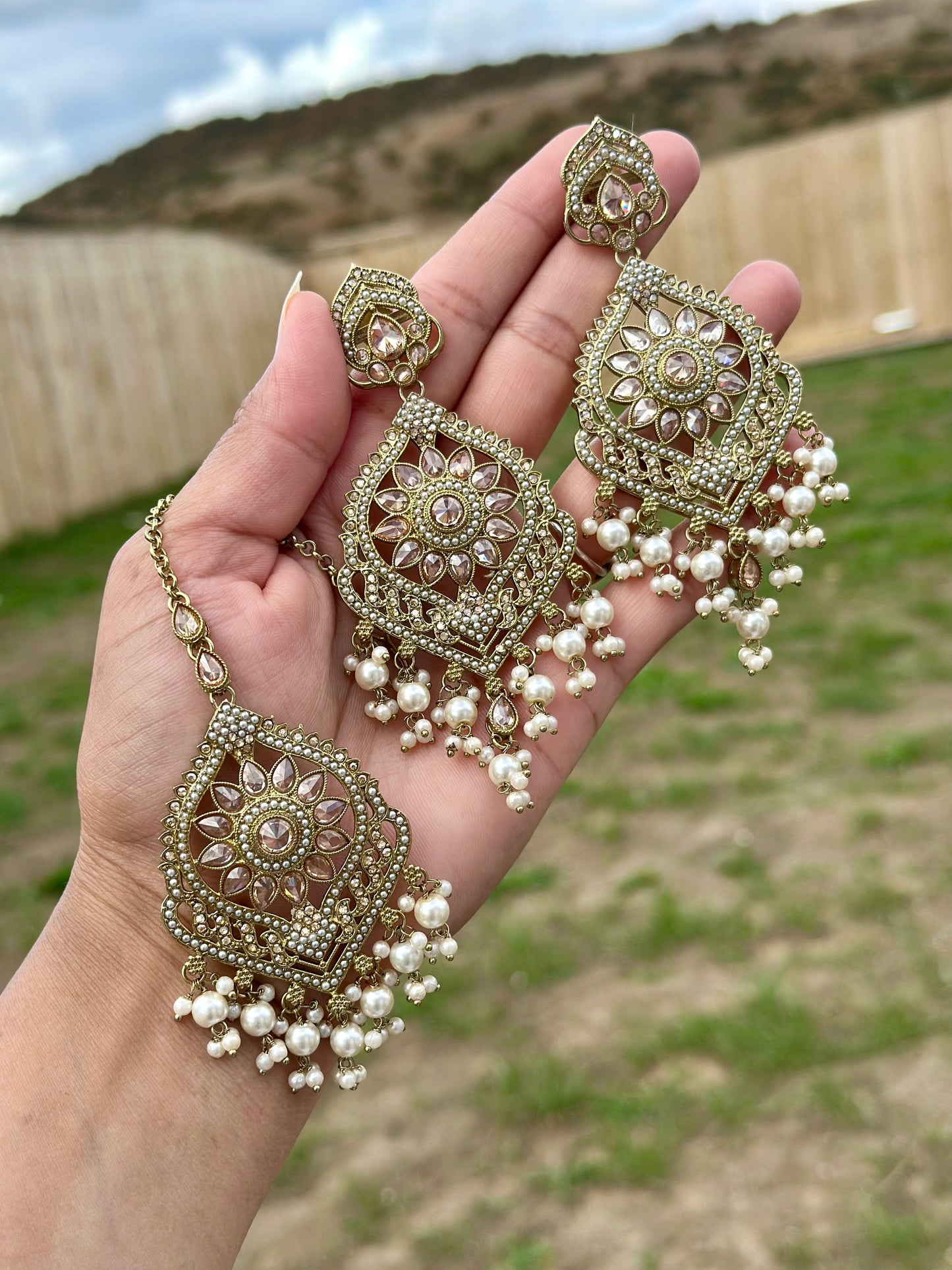 Golden earrings with tikka - J10