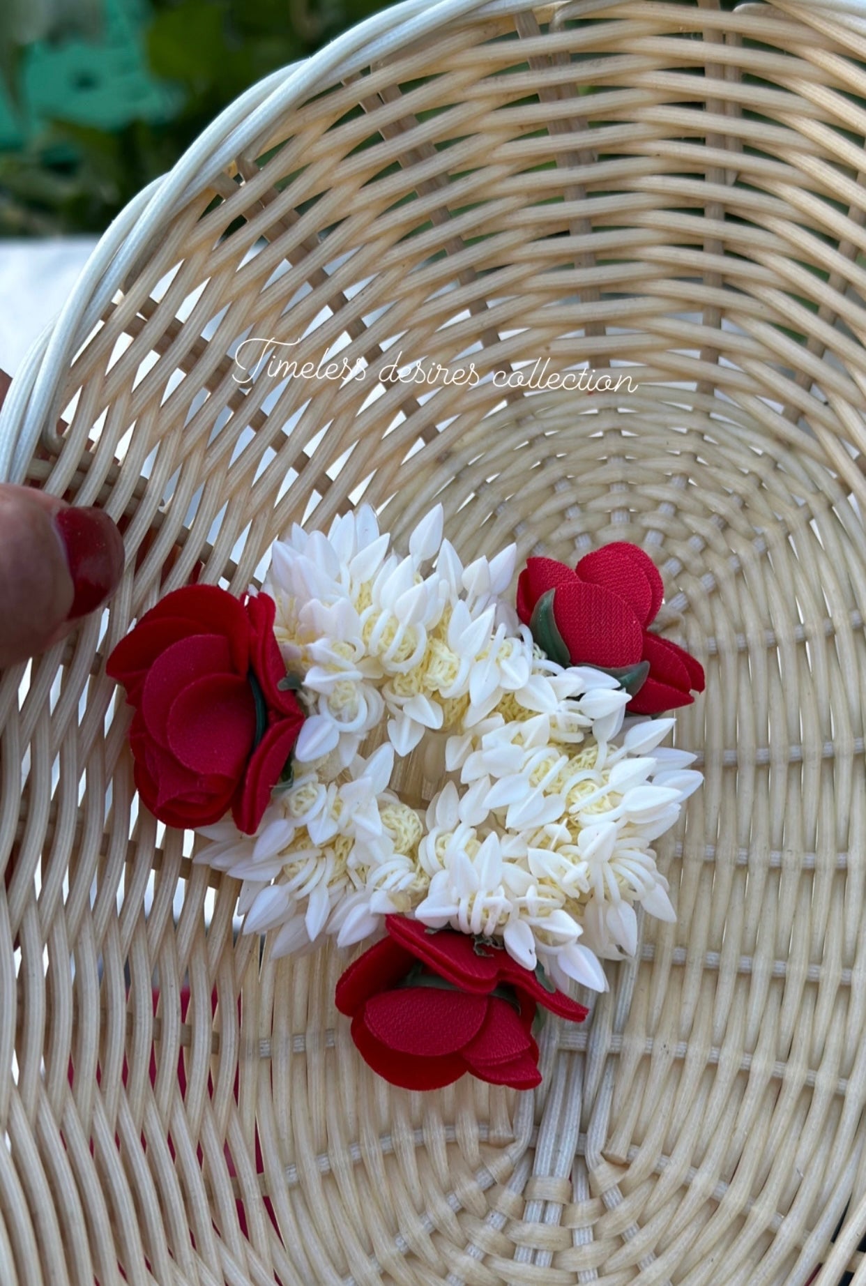 White and red rose hair Gajra