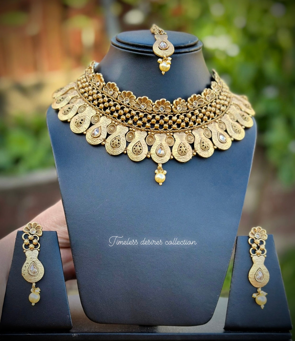 Gold plated Antique Look Necklace set with earrings and tikka in High Quality