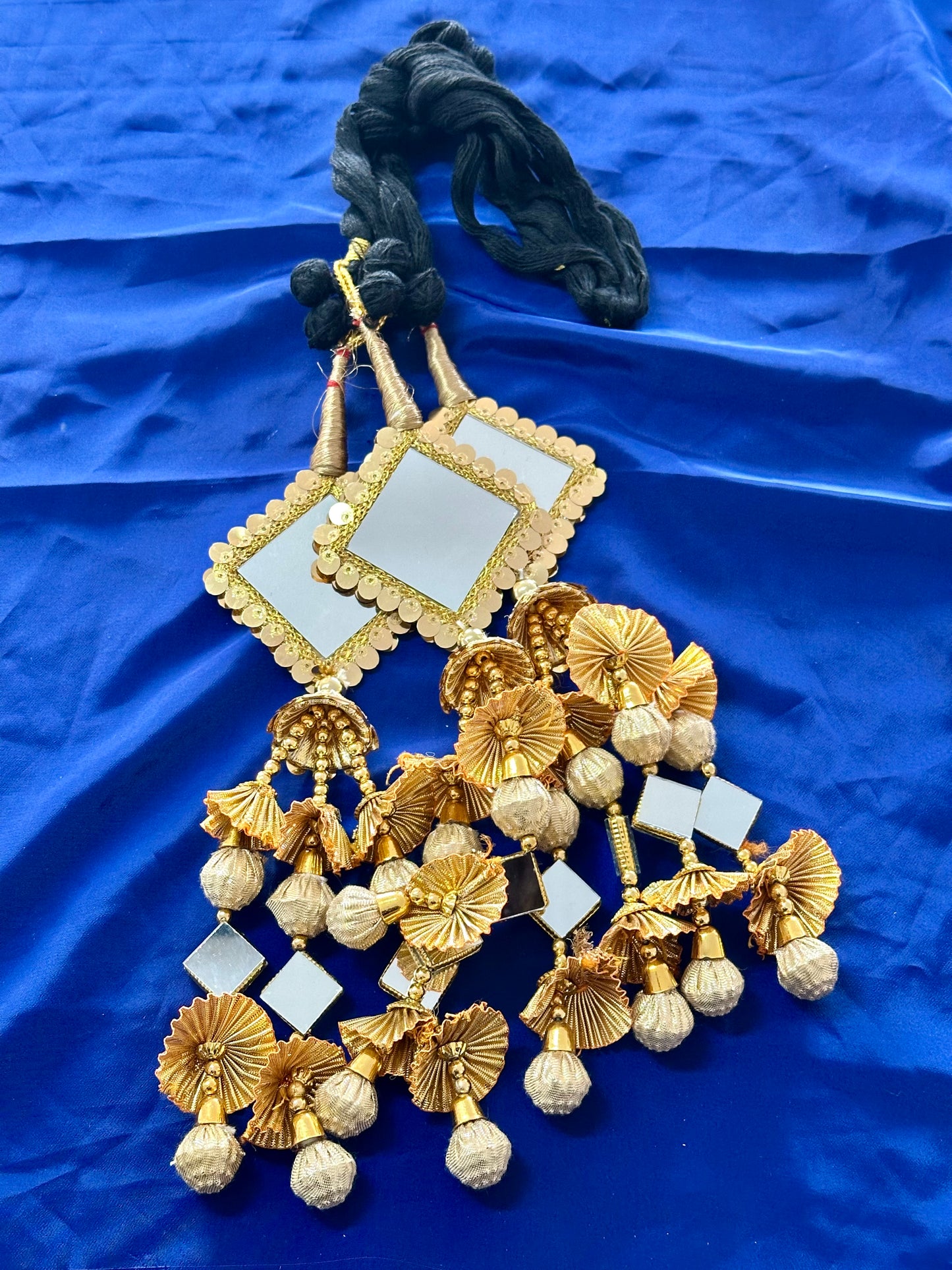 Golden coloured paranda, ( Code: 30)