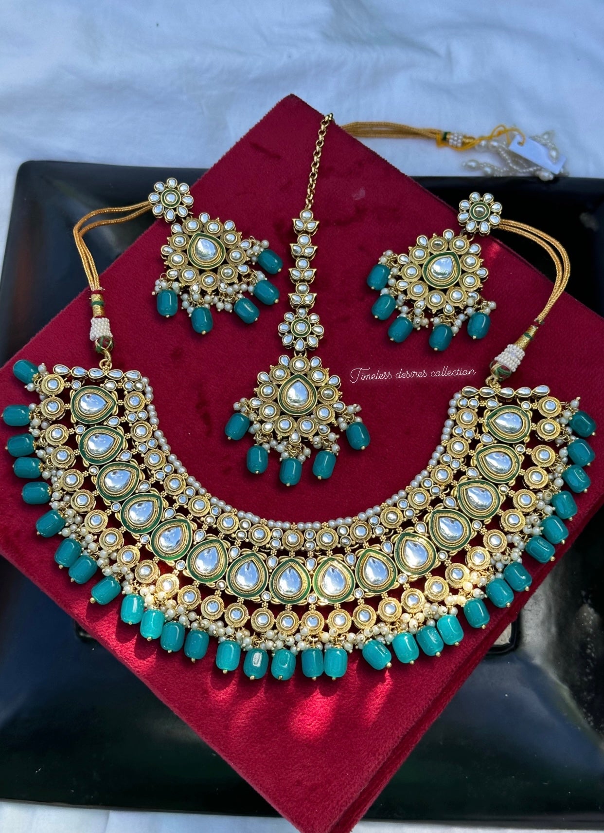 Sky blue or light blue choker / necklace set in Kundan ( high quality )