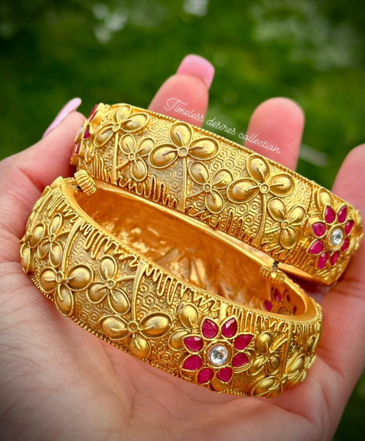 Gold plated openable kangan in antique look (free size fits 2.4-2.10)