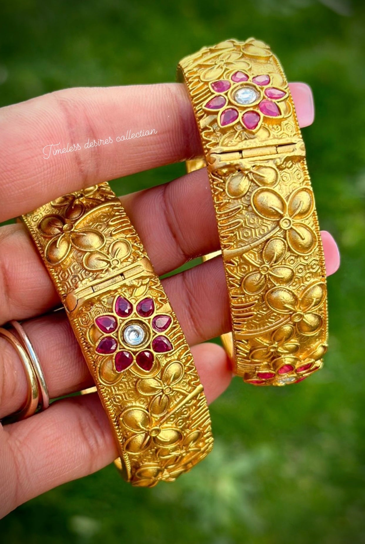 Gold plated openable kangan in antique look (free size fits 2.4-2.10)