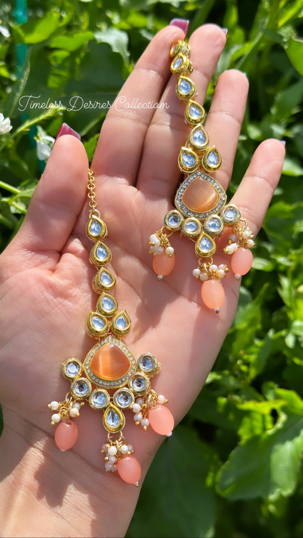 Peach necklace / choker set in kundan with Mona Lisa ( with Sharara chain attached earrings)