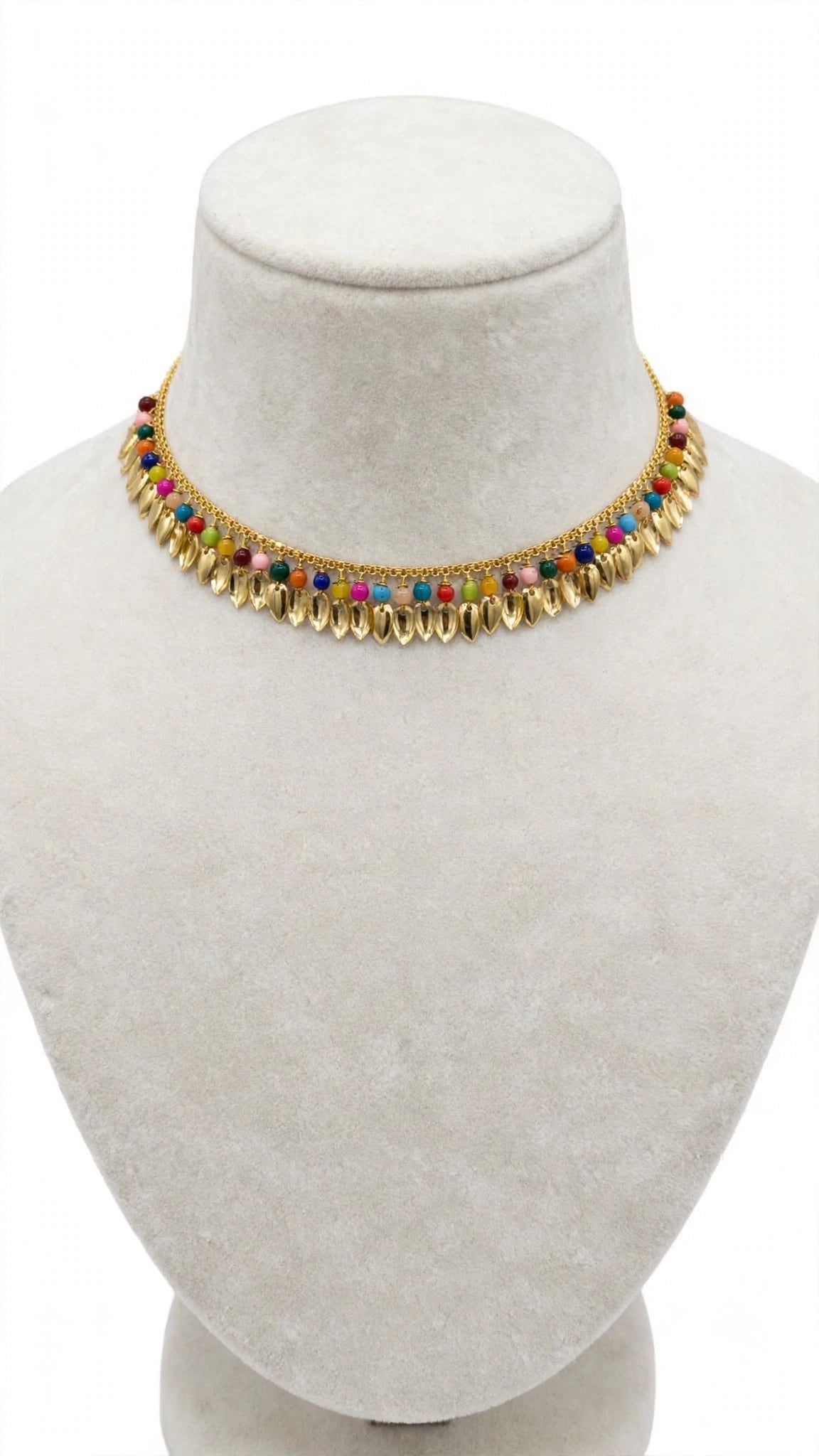 Neckline