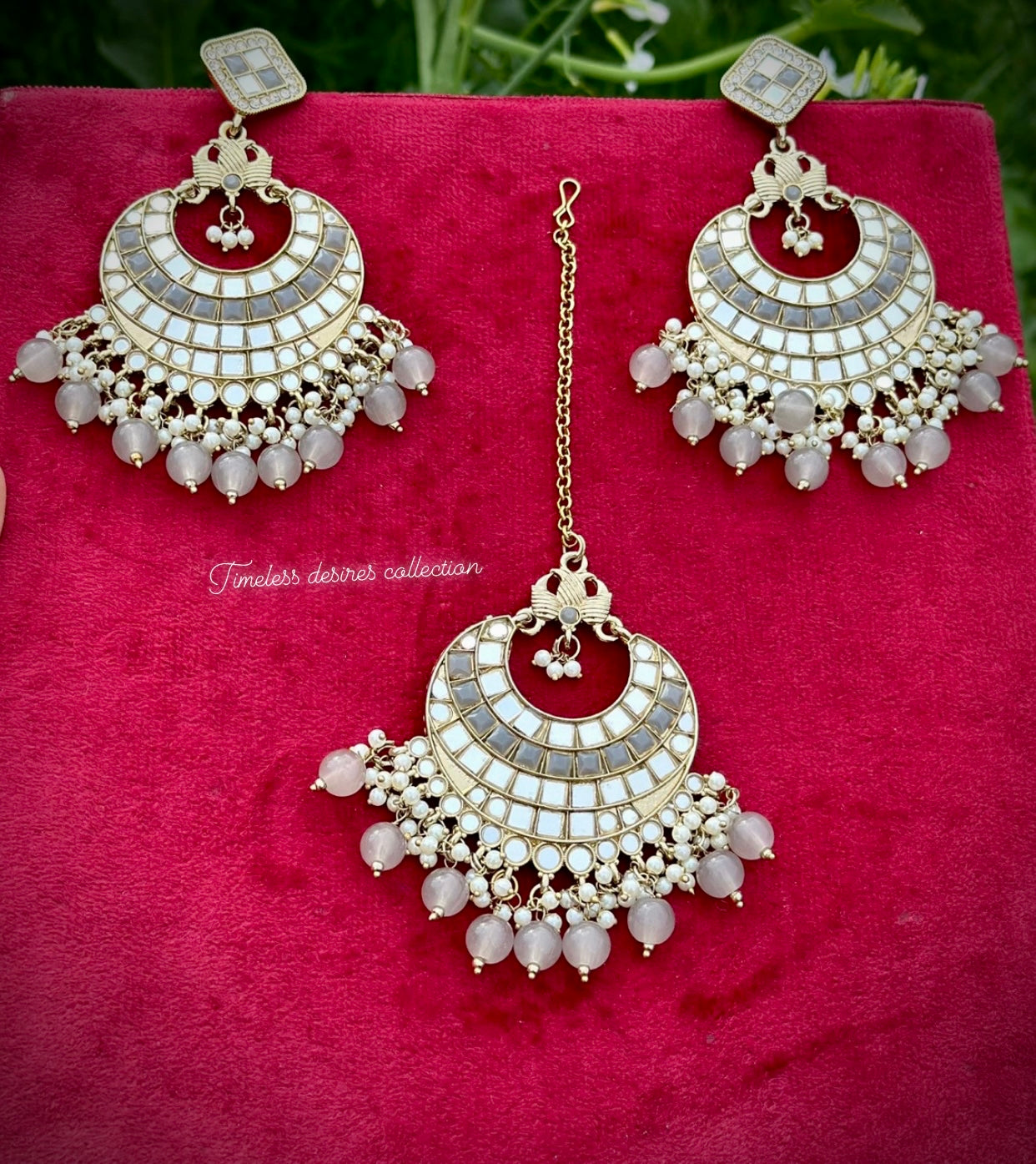 Grey earrings with tikka set in mirror