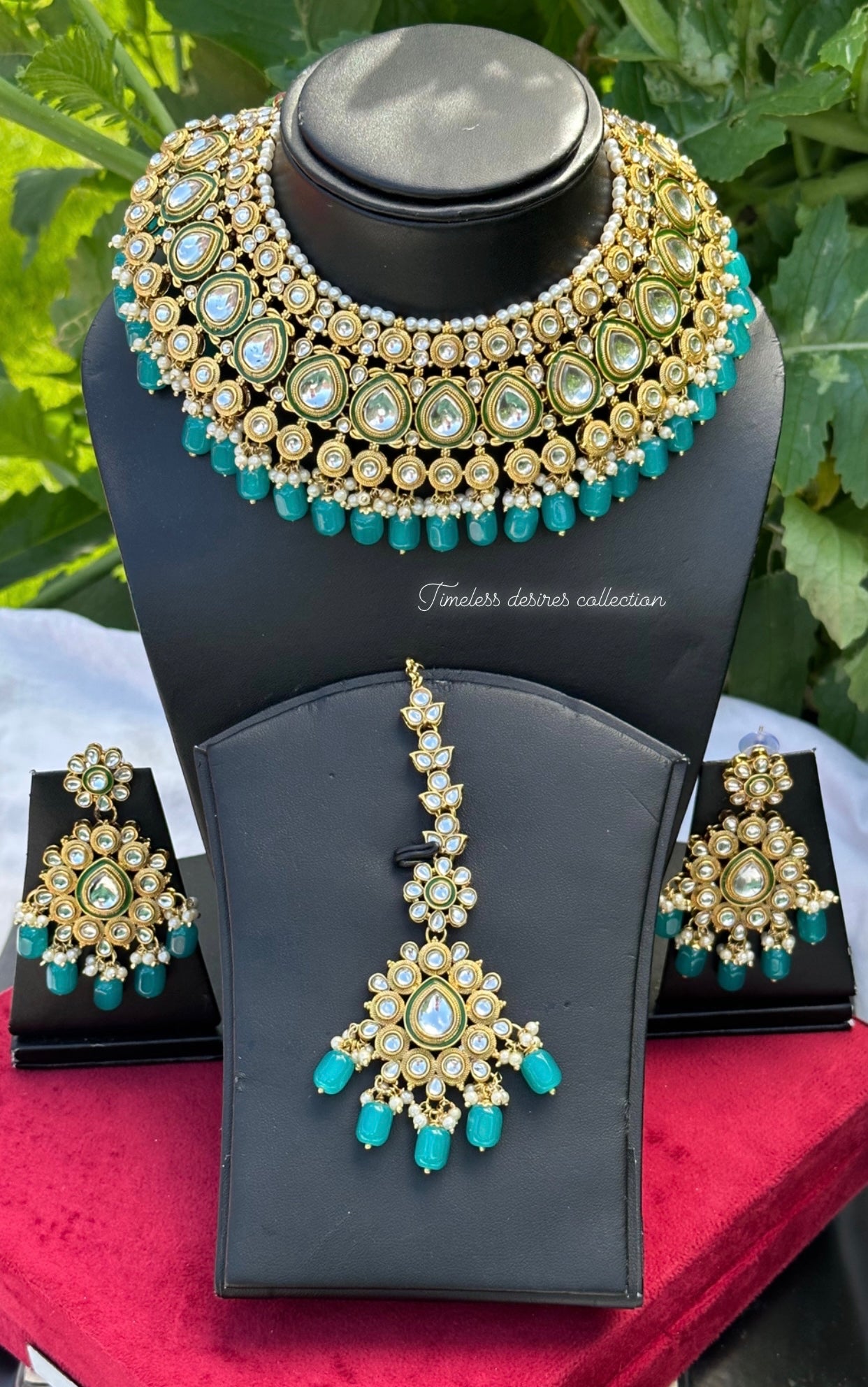 Sky blue or light blue choker / necklace set in Kundan ( high quality )