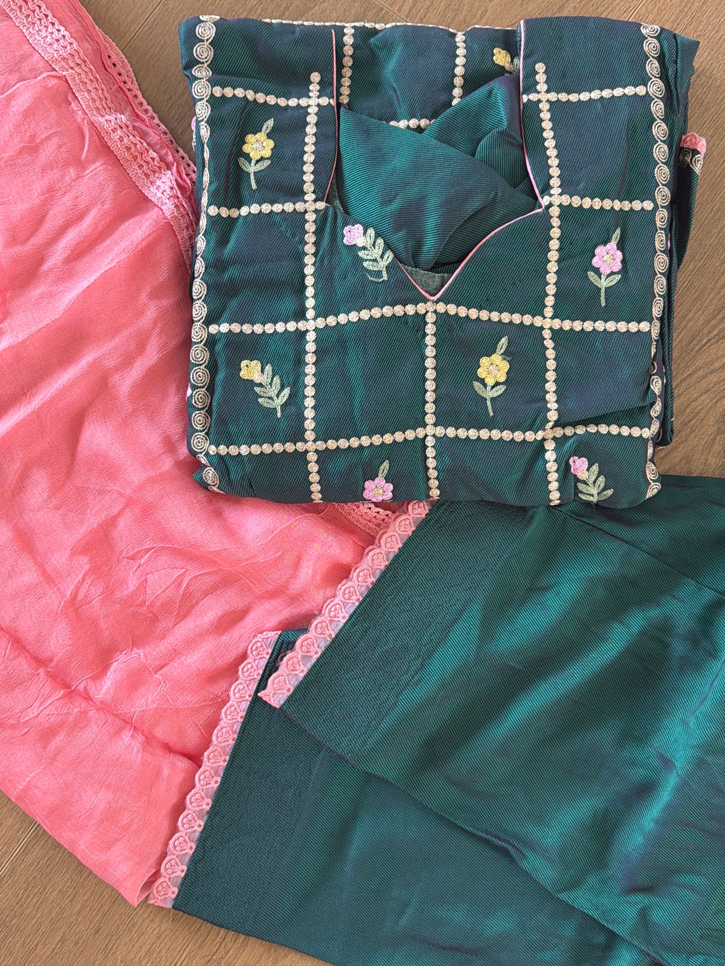 Pashmina silk suit - 223