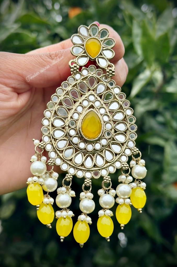 Yellow mirror earrings in Sheesha