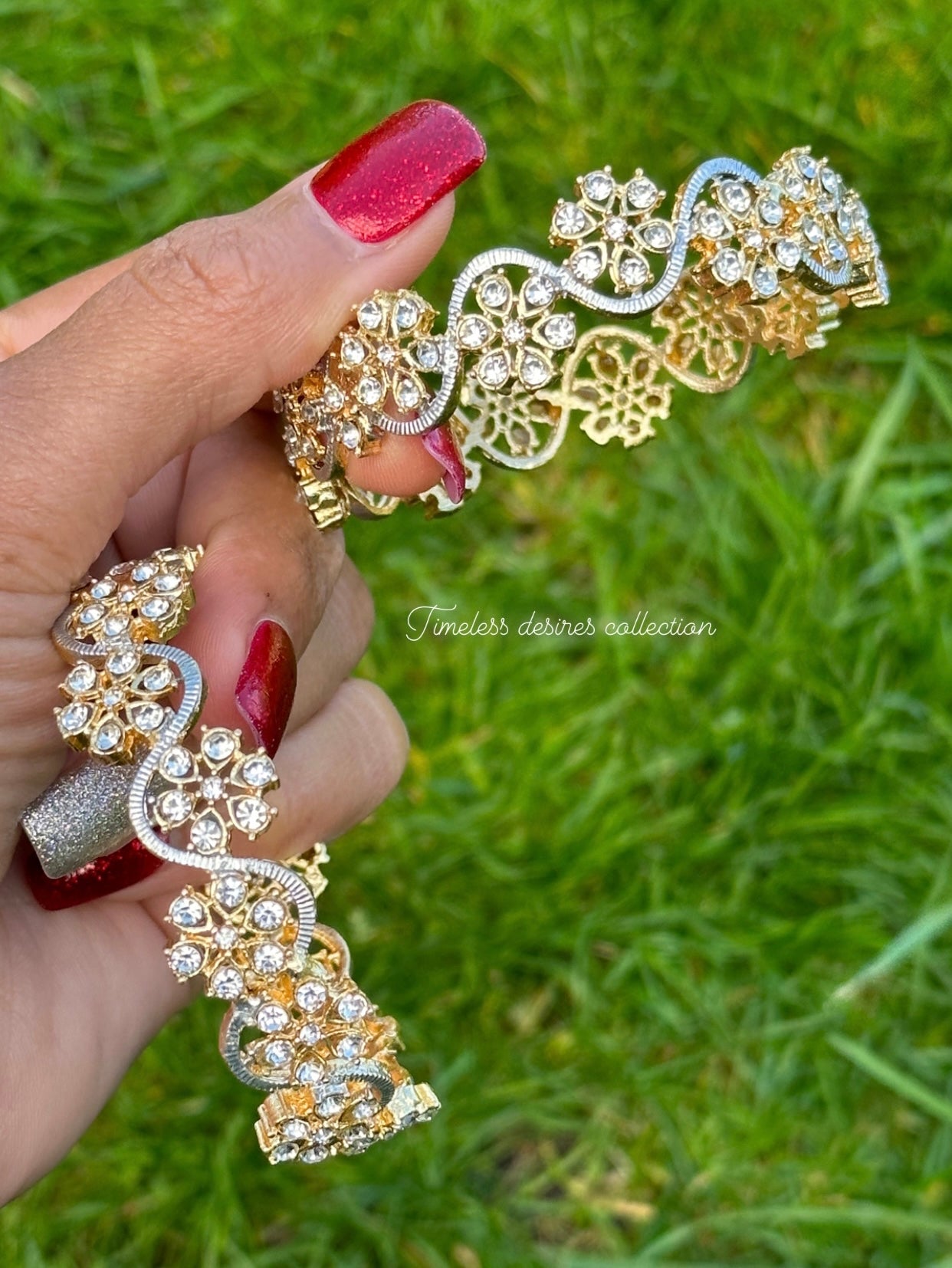American diamond kangan / bangles in golden