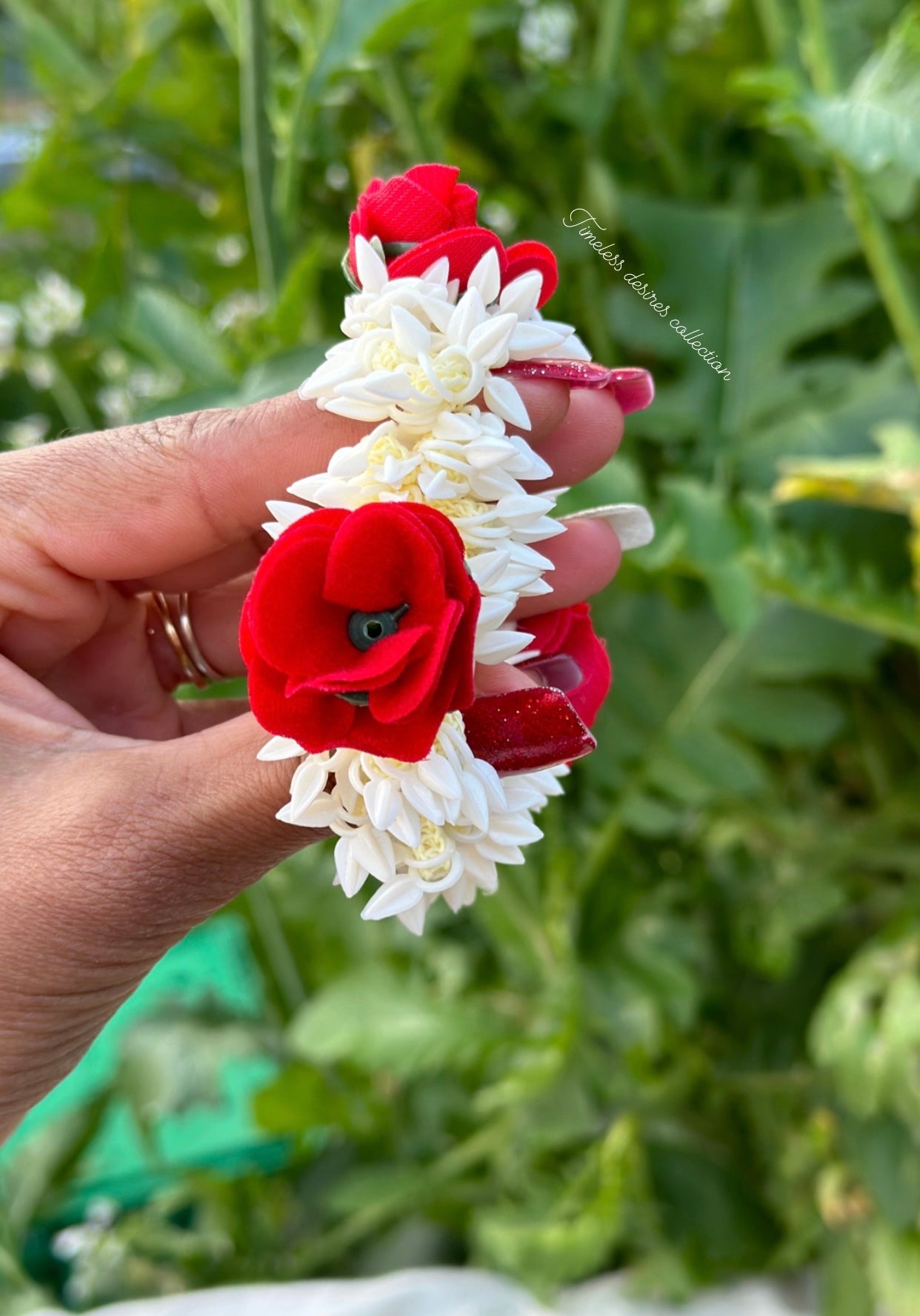White and red rose hair Gajra