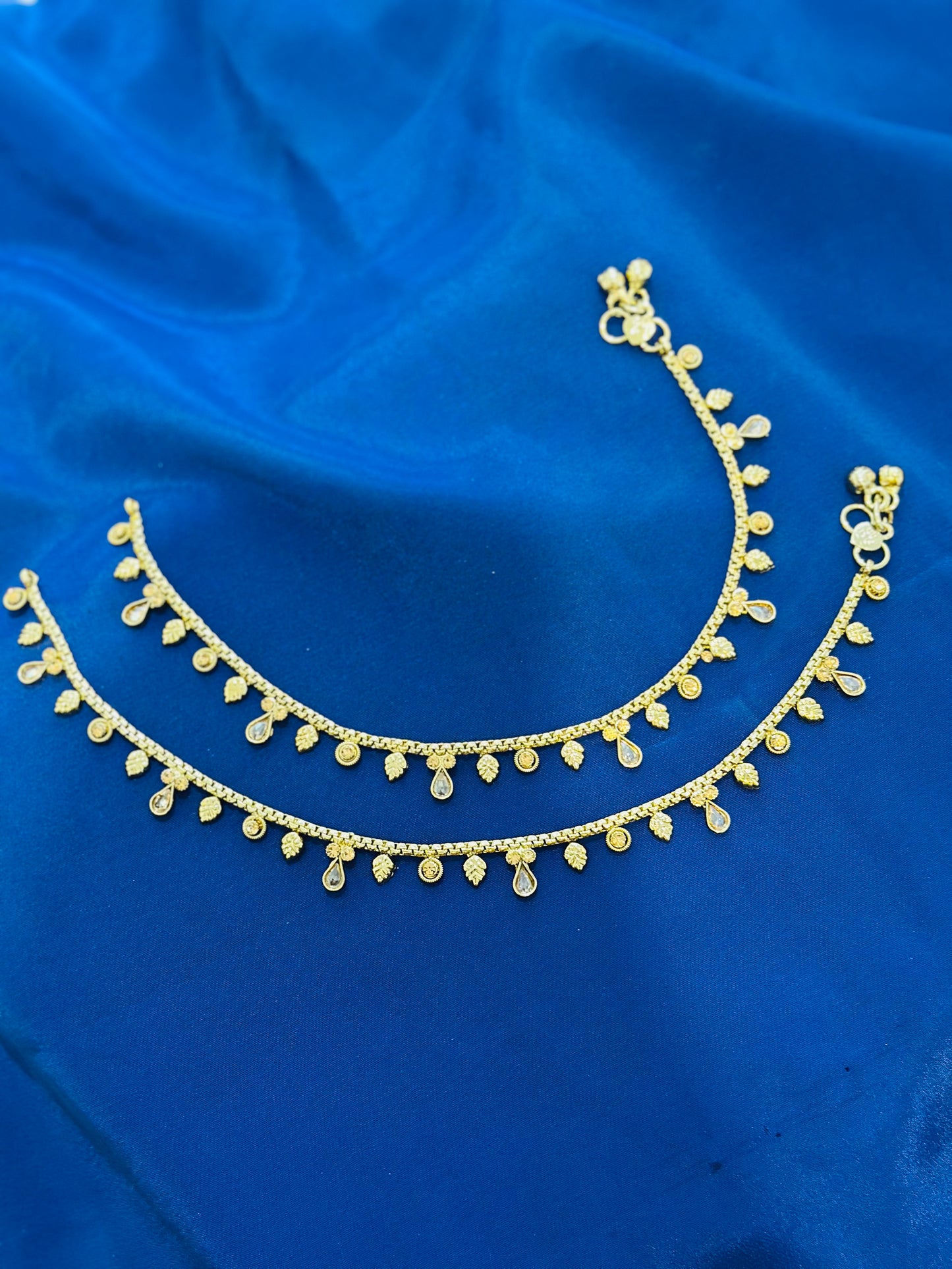 Polki anklets in gold colour - (Code:061)
