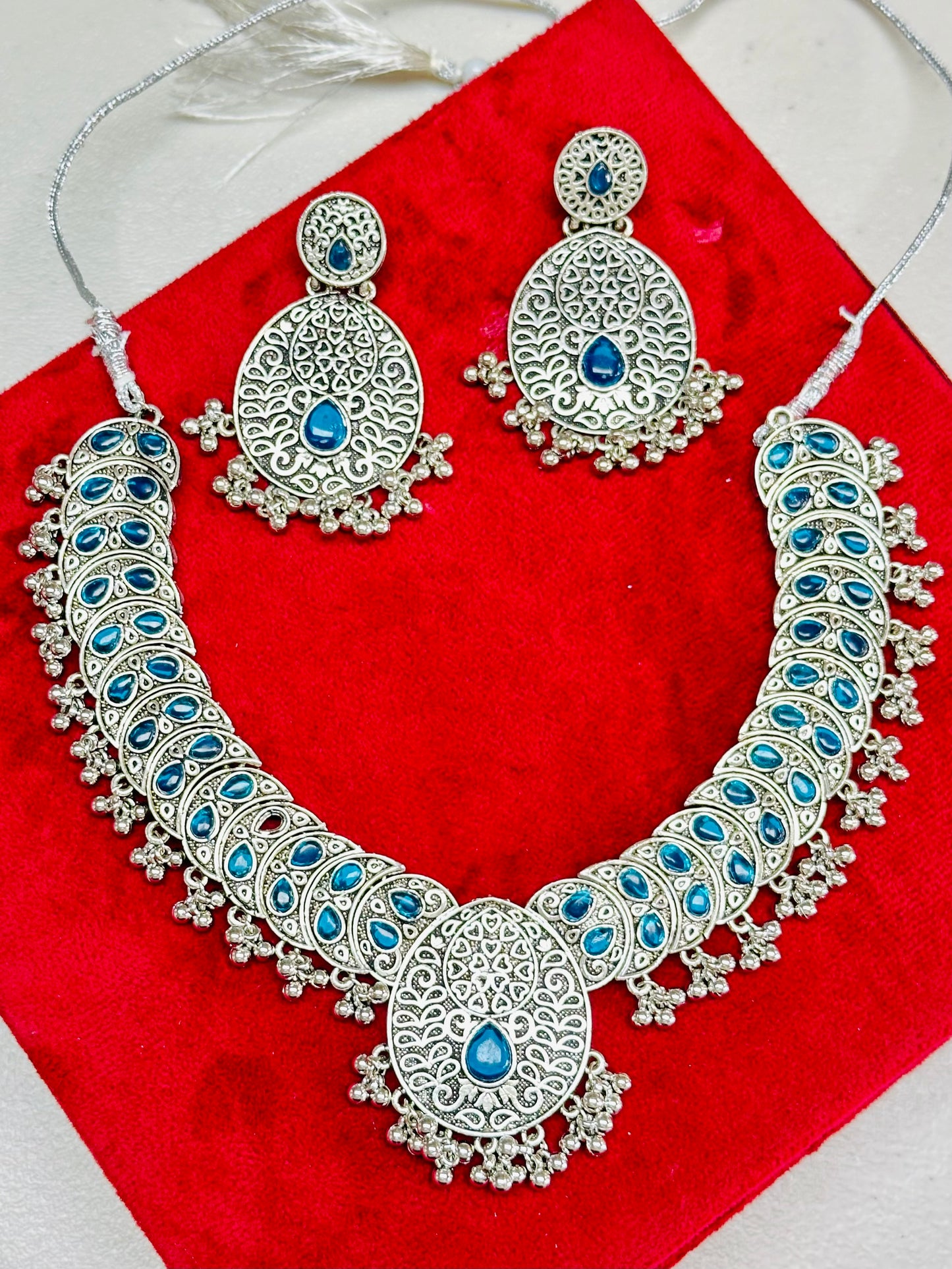 Necklace set with earrings