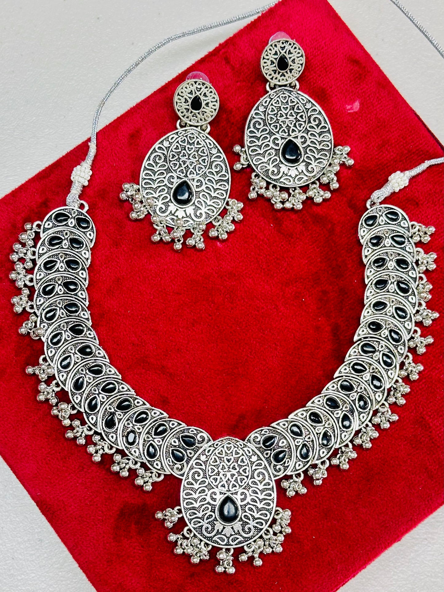 Necklace set with earrings