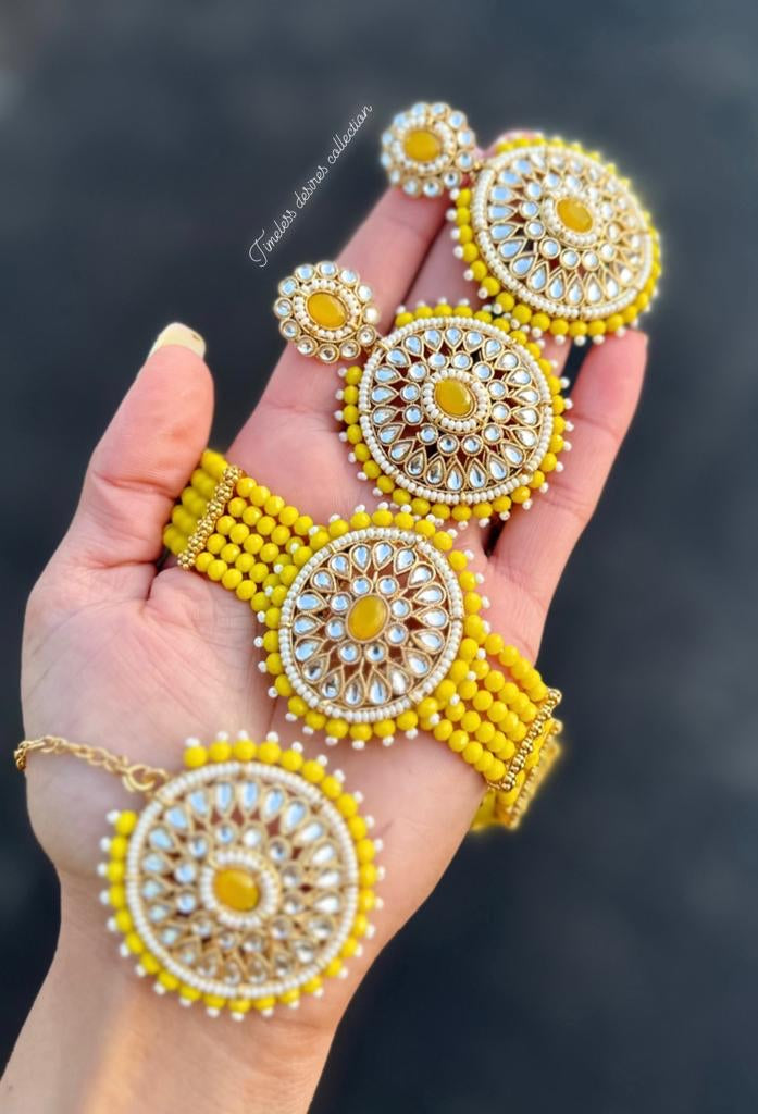Yellow choker set in Kundan
