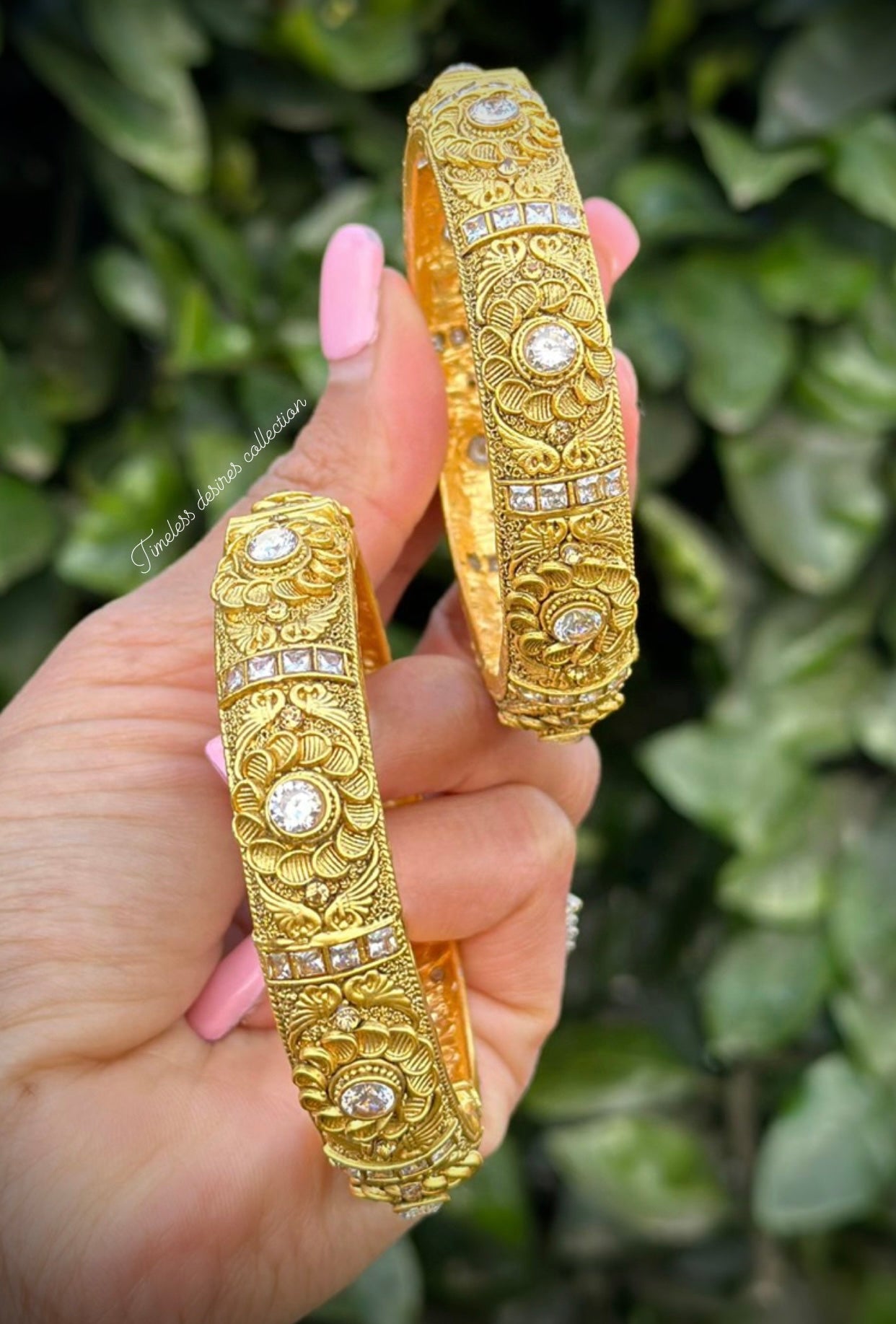 Gold plated openable kangan in antique look (free size fits 2.4-2.10)