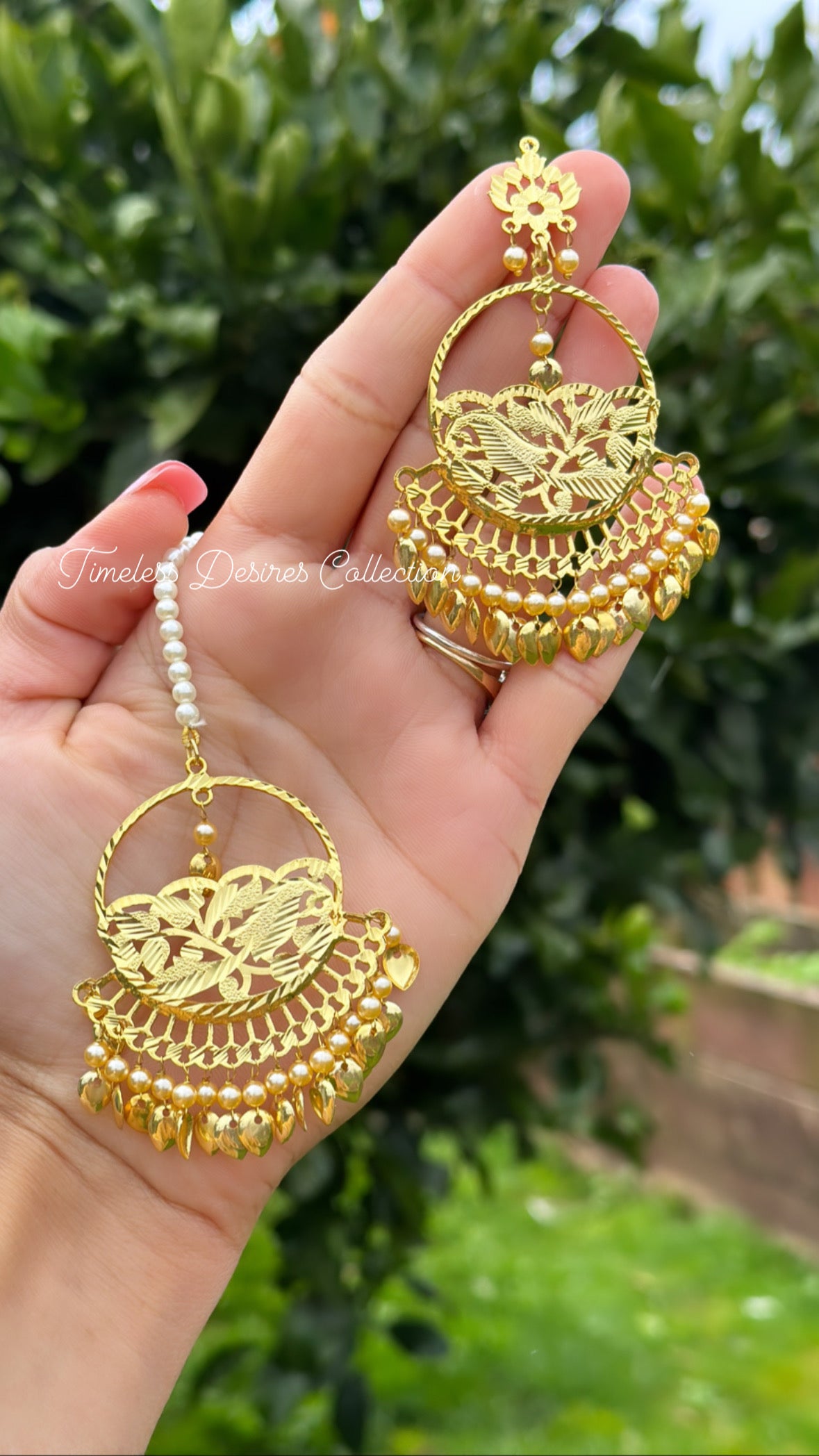 Pipal Patti Waliya earrings with tikka