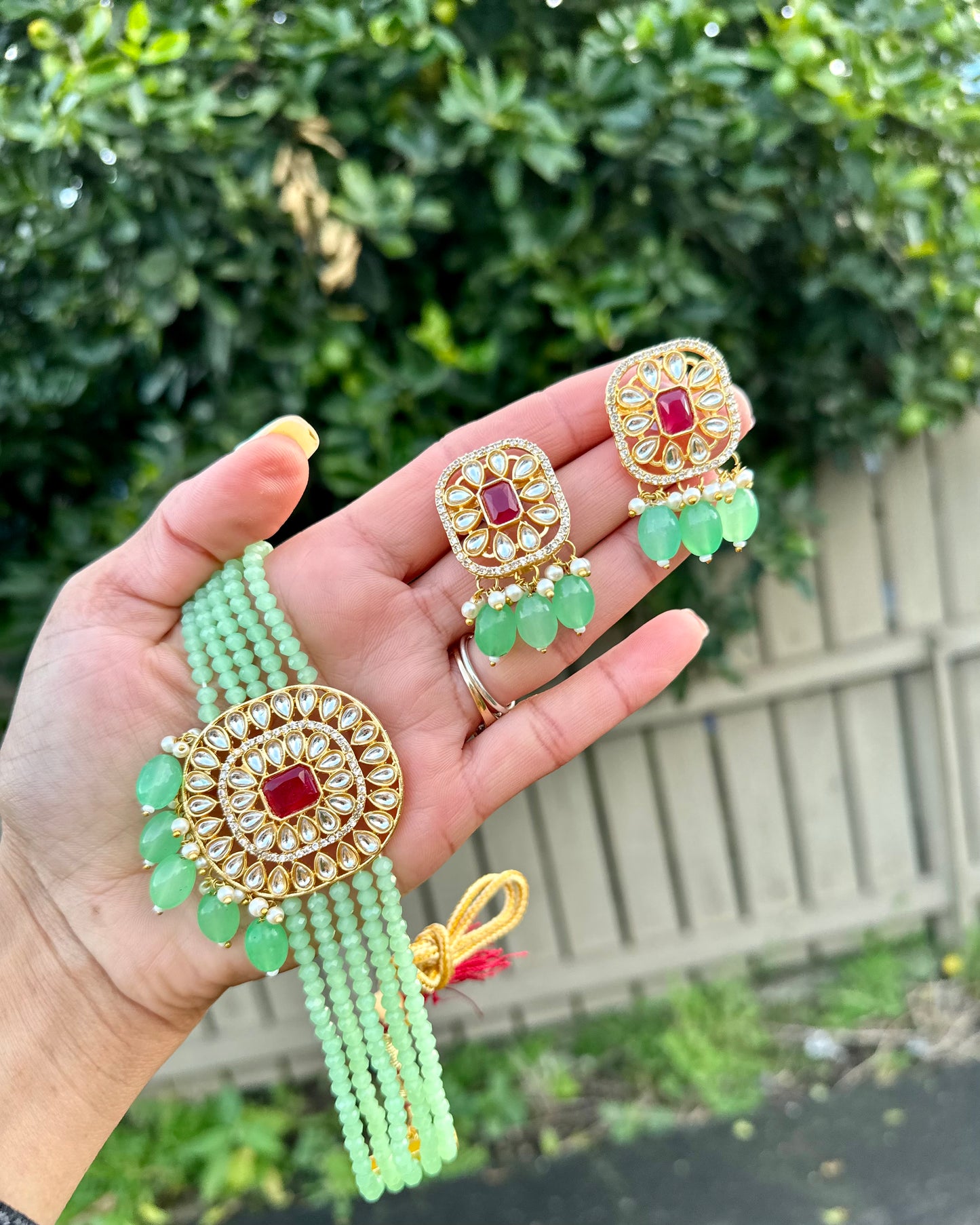 Pista colour choker / necklace set with studs