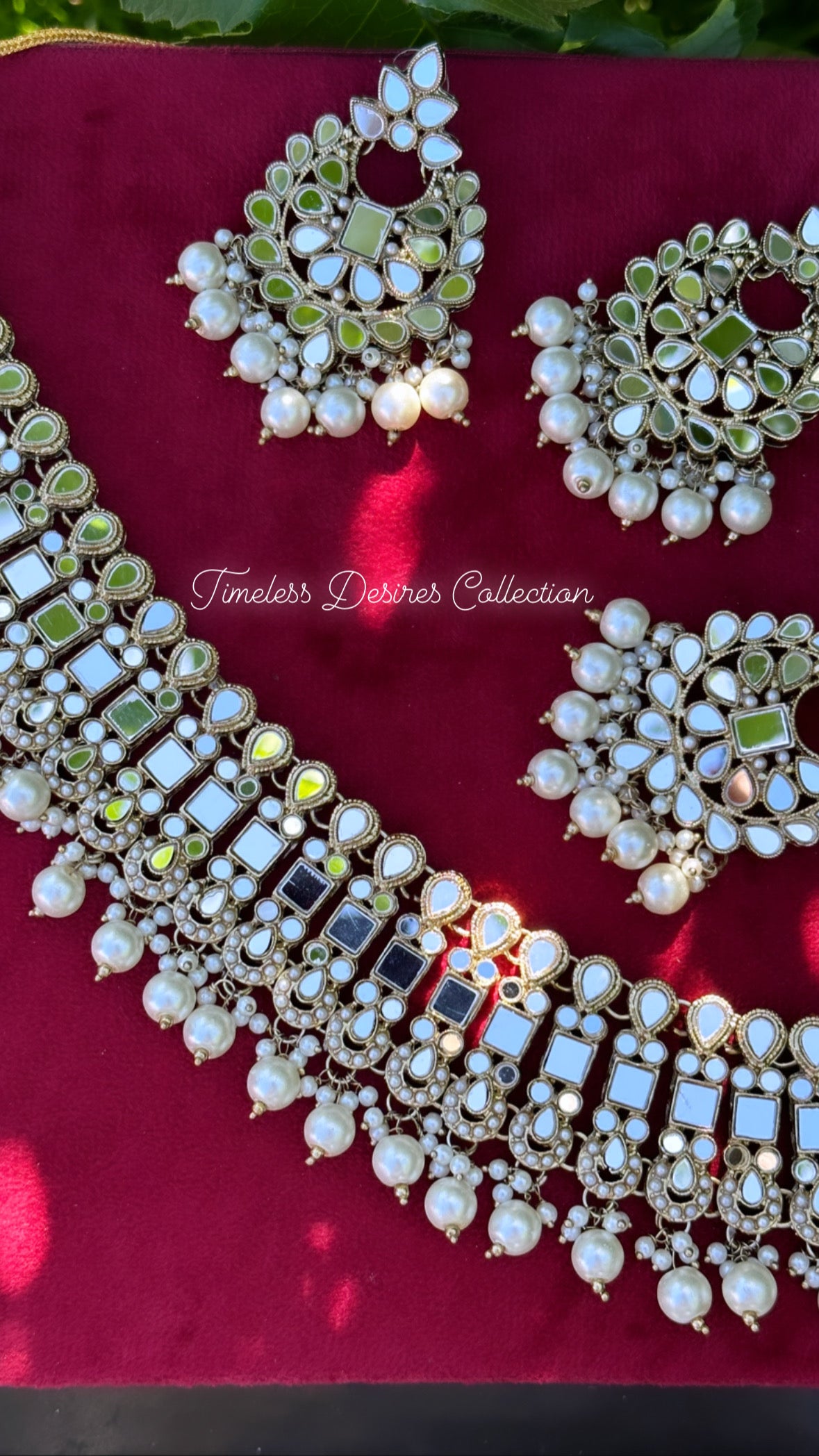 Golden Necklace / choker set in mirror