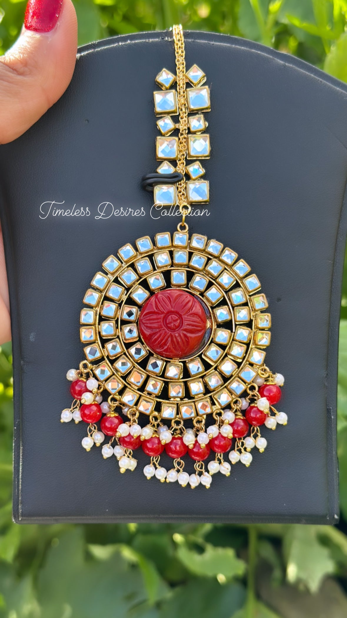 Red Necklace / Choker set in Kundan with curving stone ( awesome PC 👌)