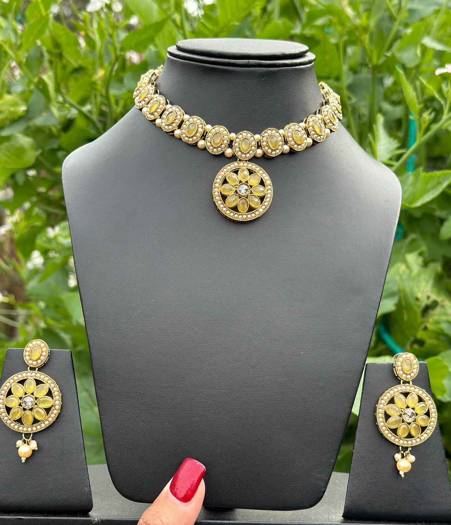 Yellow necklace / Choker set Polki