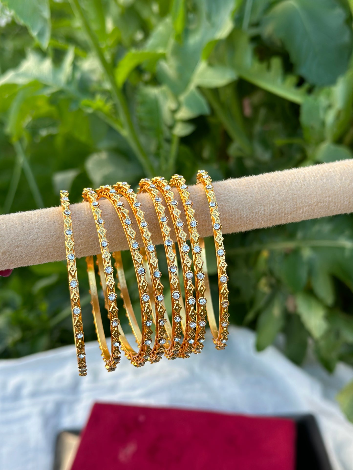 Sleek Kangan / bangles in golden colour ( set of 8 )