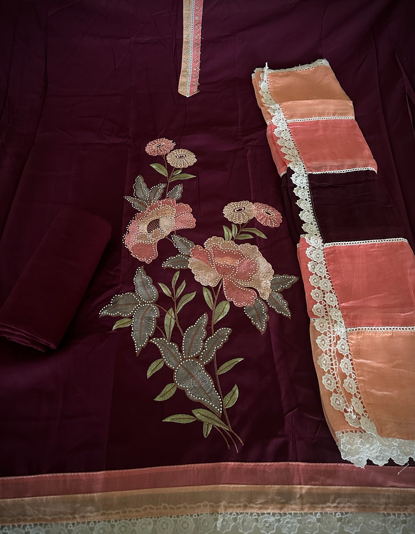 Unstitched suit on masleen - Colour : wine