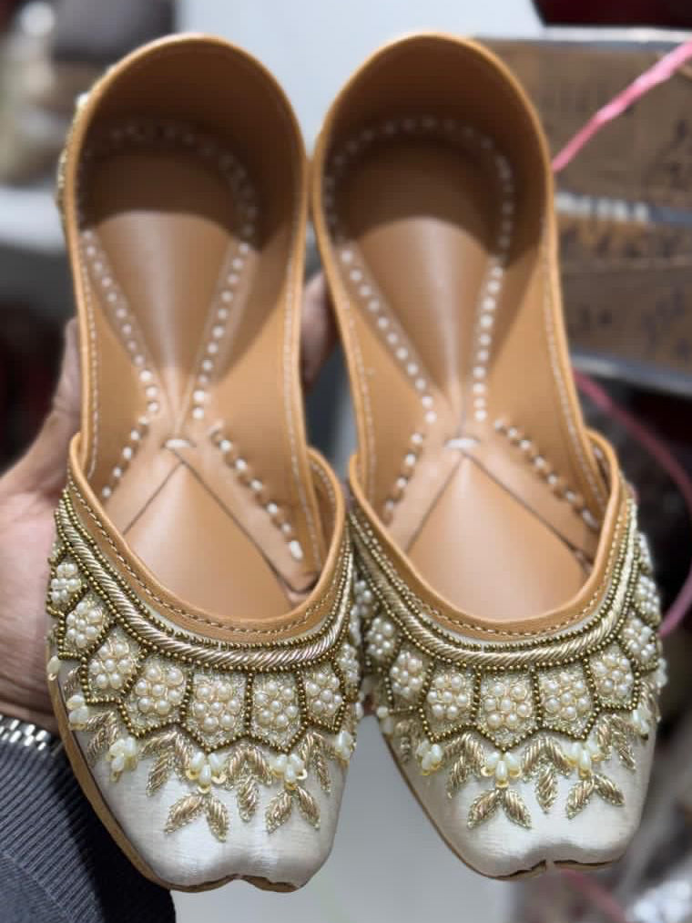 Punjabi jutti, Colour: Golden, (Code: X07)
