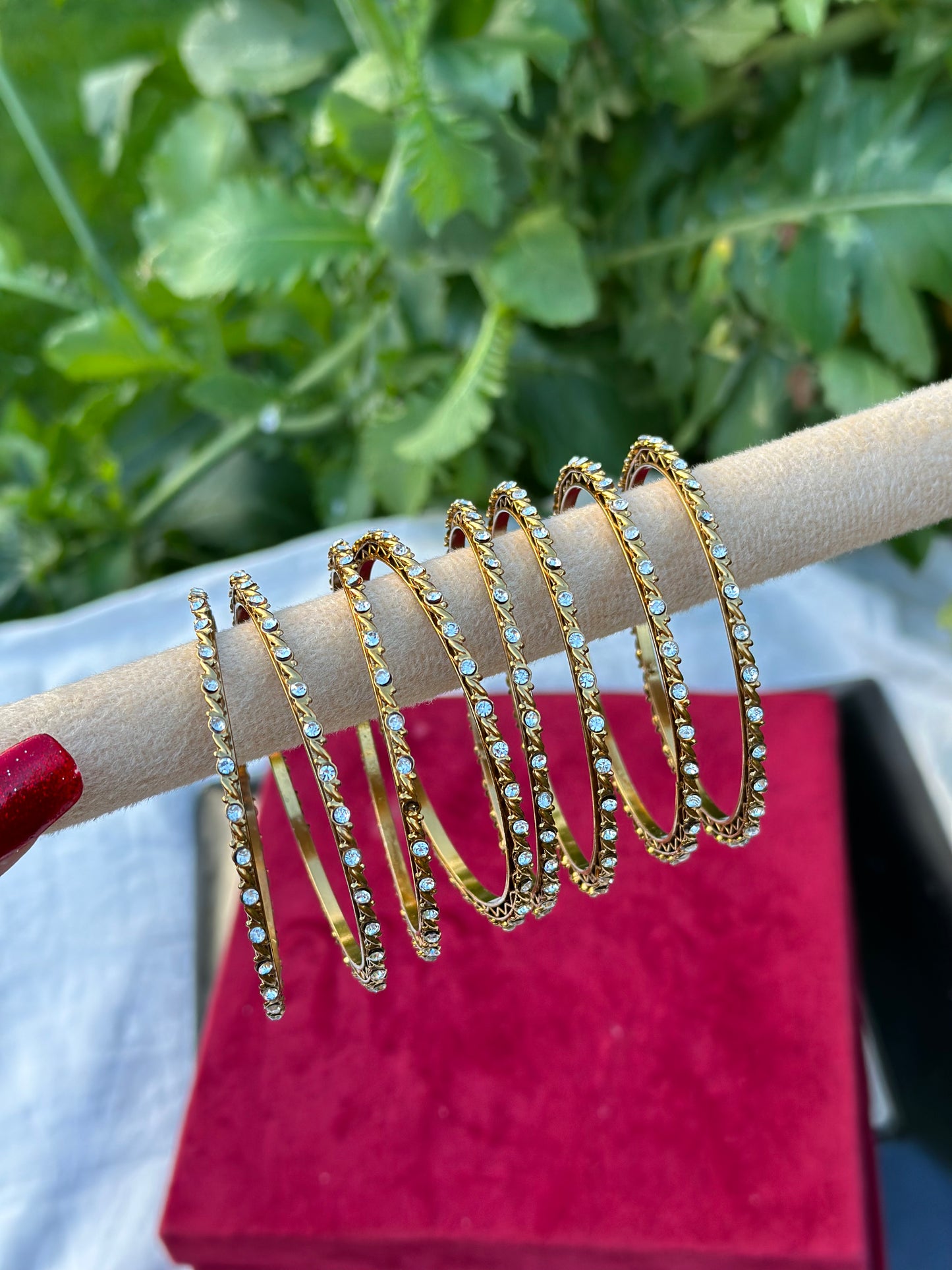 Sleek Kangan / bangles in golden ( set of 4 )