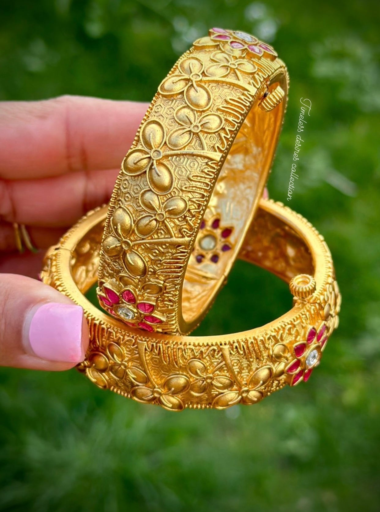 Gold plated openable kangan in antique look (free size fits 2.4-2.10)