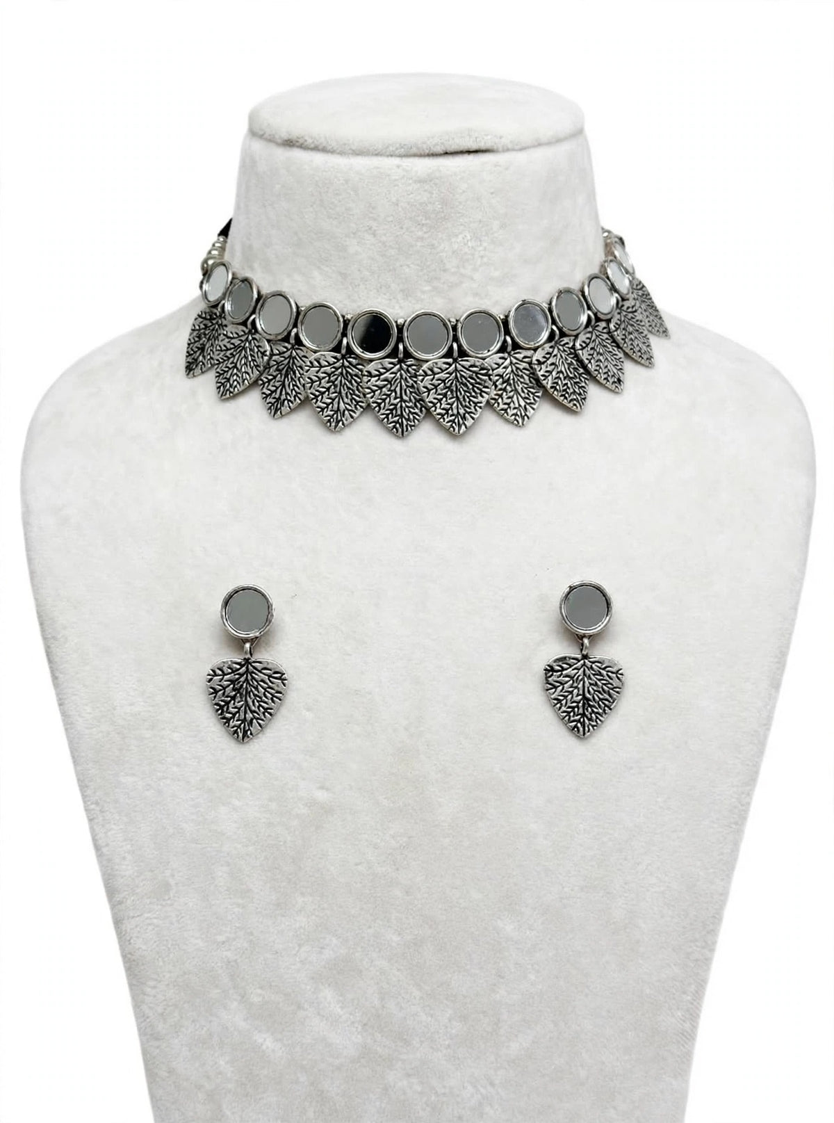 Necklace set with earrings