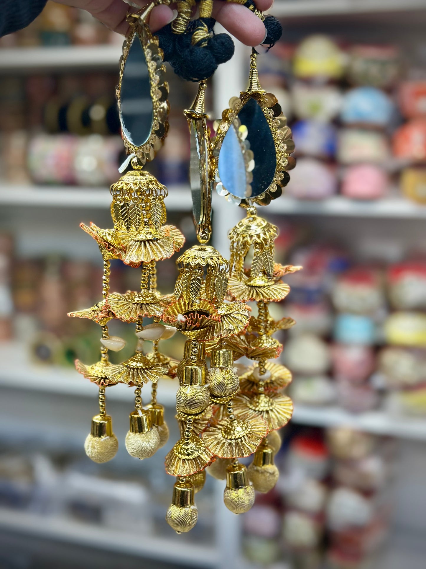 Mirror Paranda in gold colour, Code: PR1