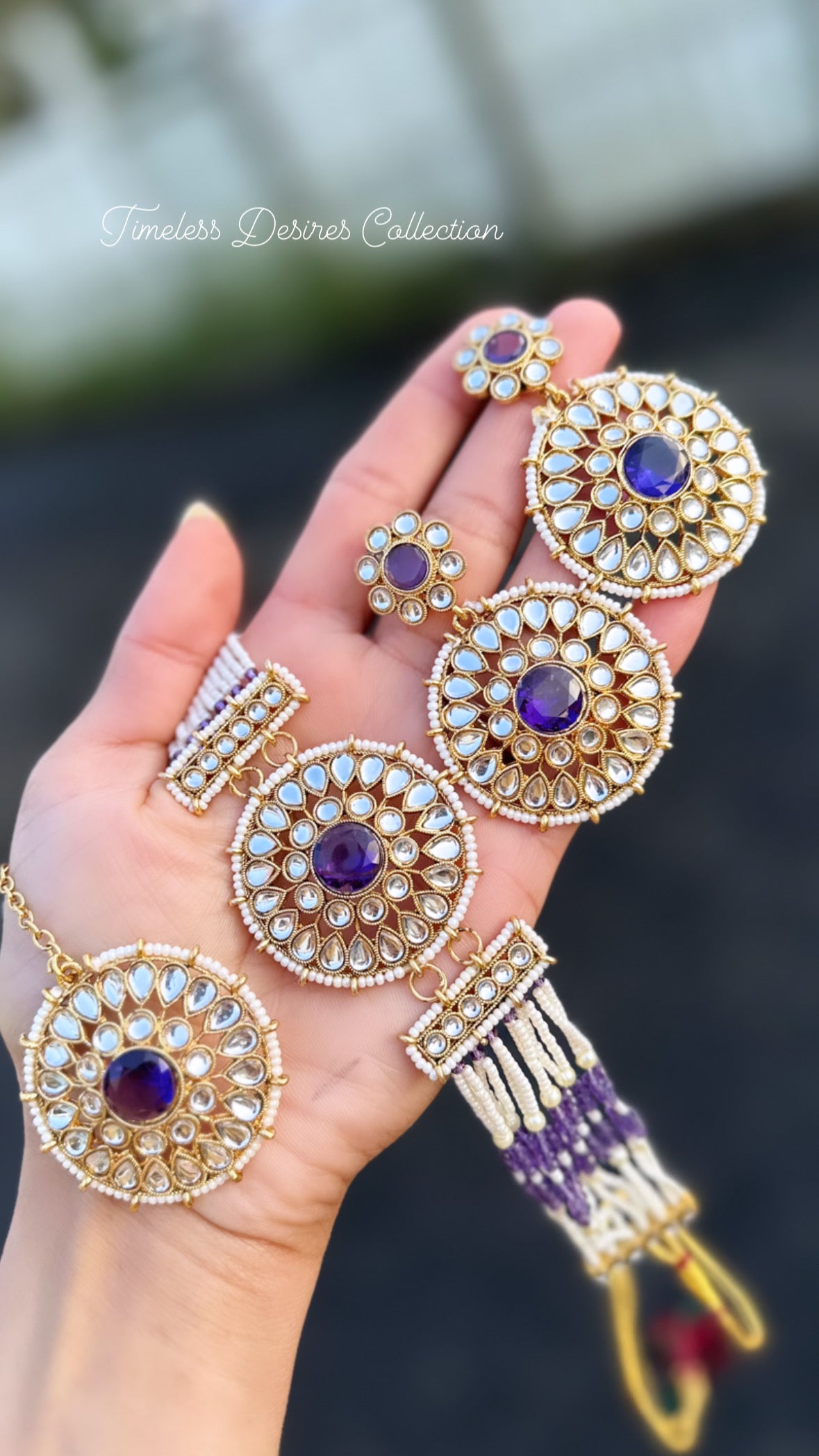 Blue choker / necklace set in Kundan