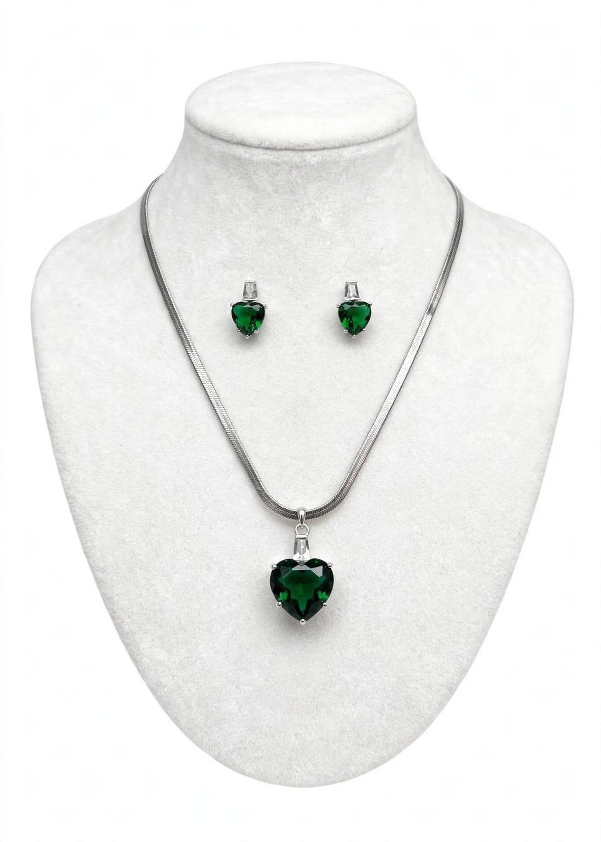 Green American diamond necklace set in silver- N 71