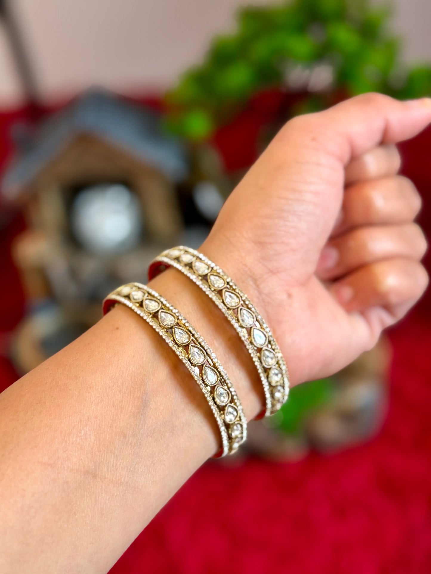 Kundan AD Golden Kade - Set of 2 Bangles X18