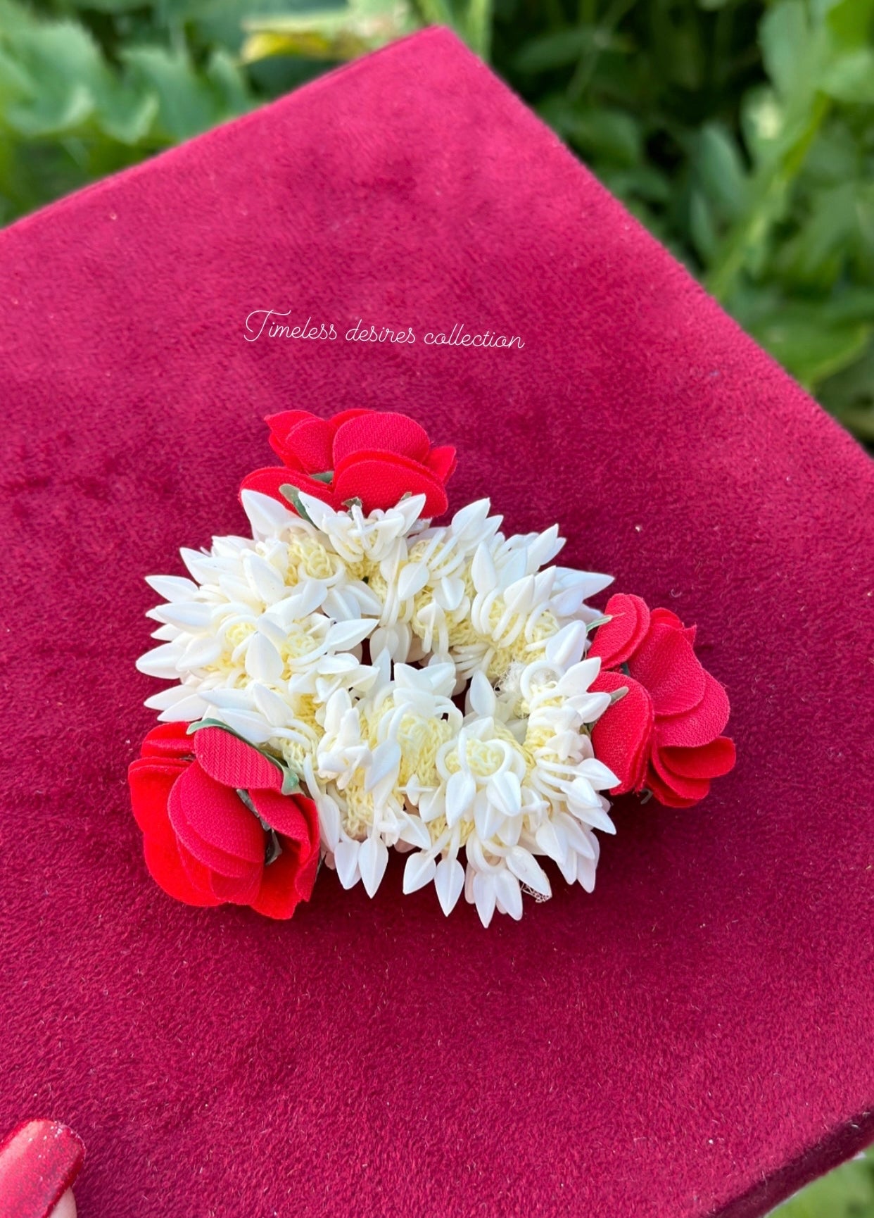White and red rose hair Gajra