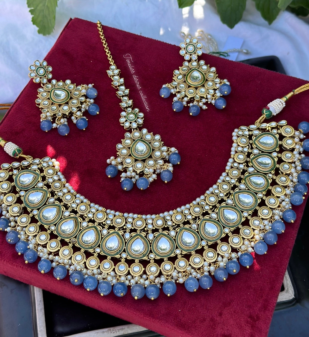 Grey choker / necklace set in Kundan ( high quality )