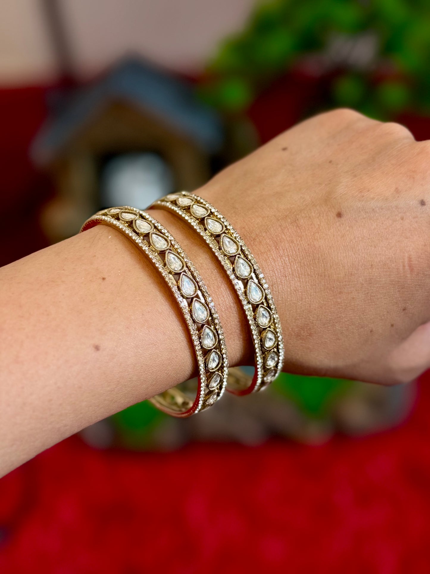 Kundan AD Golden Kade - Set of 2 Bangles X18