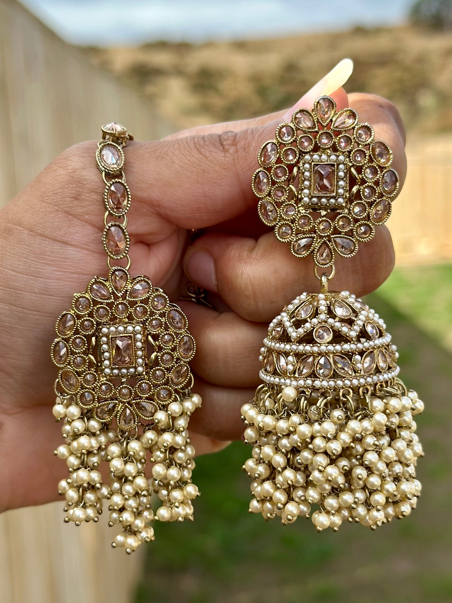Golden colour earrings with tikka J14