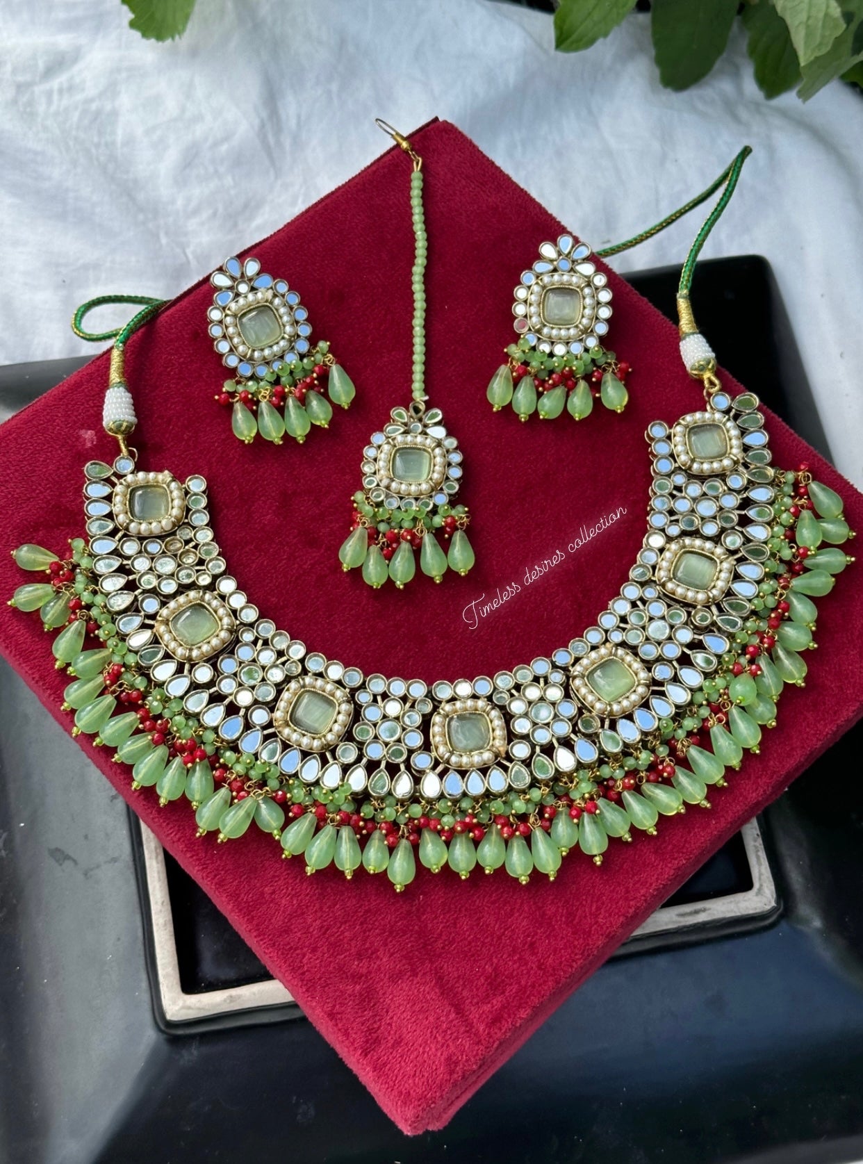 Mint colour choker / necklace set in mirror ( high quality )