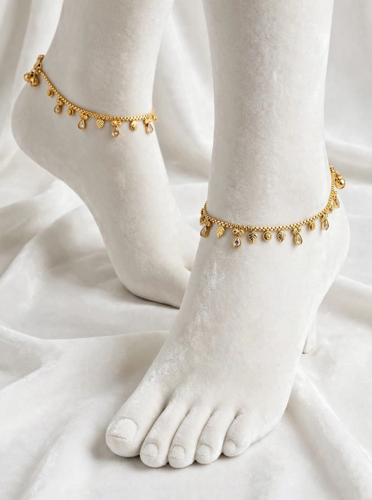 Polki anklets in gold colour - (Code:061)